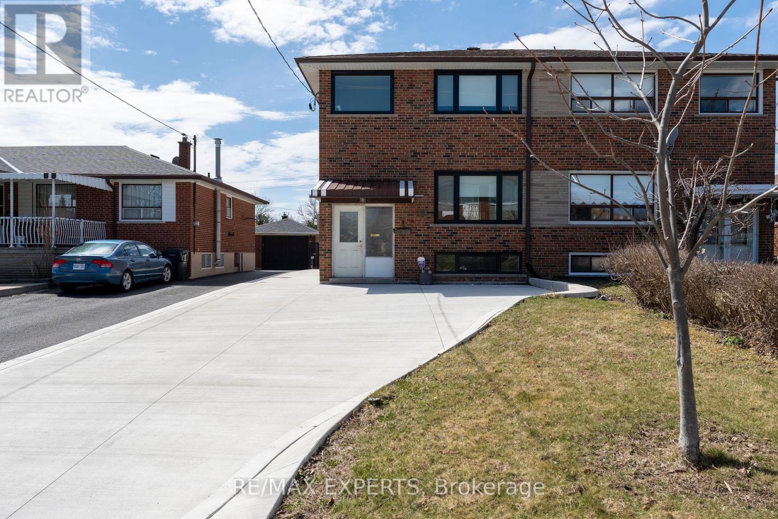 18 TURKS ROAD, Toronto, Ontario