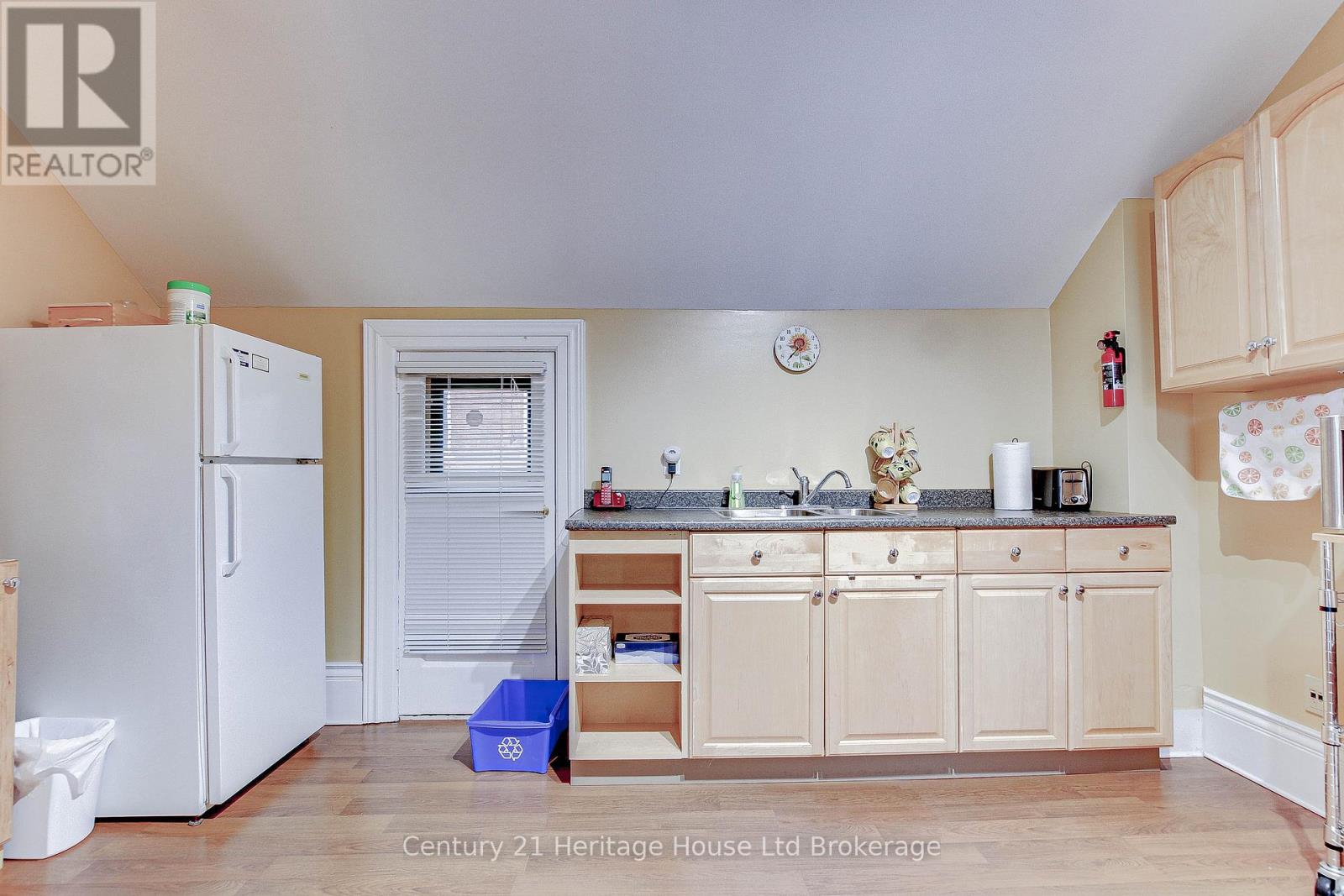 607 Princess Street, Woodstock, Ontario  N4S 4H3 - Photo 17 - X12072024
