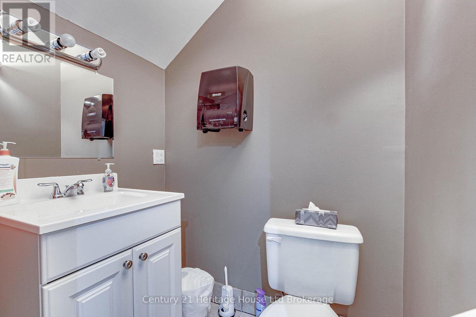 607 Princess Street, Woodstock, Ontario  N4S 4H3 - Photo 21 - X12072024