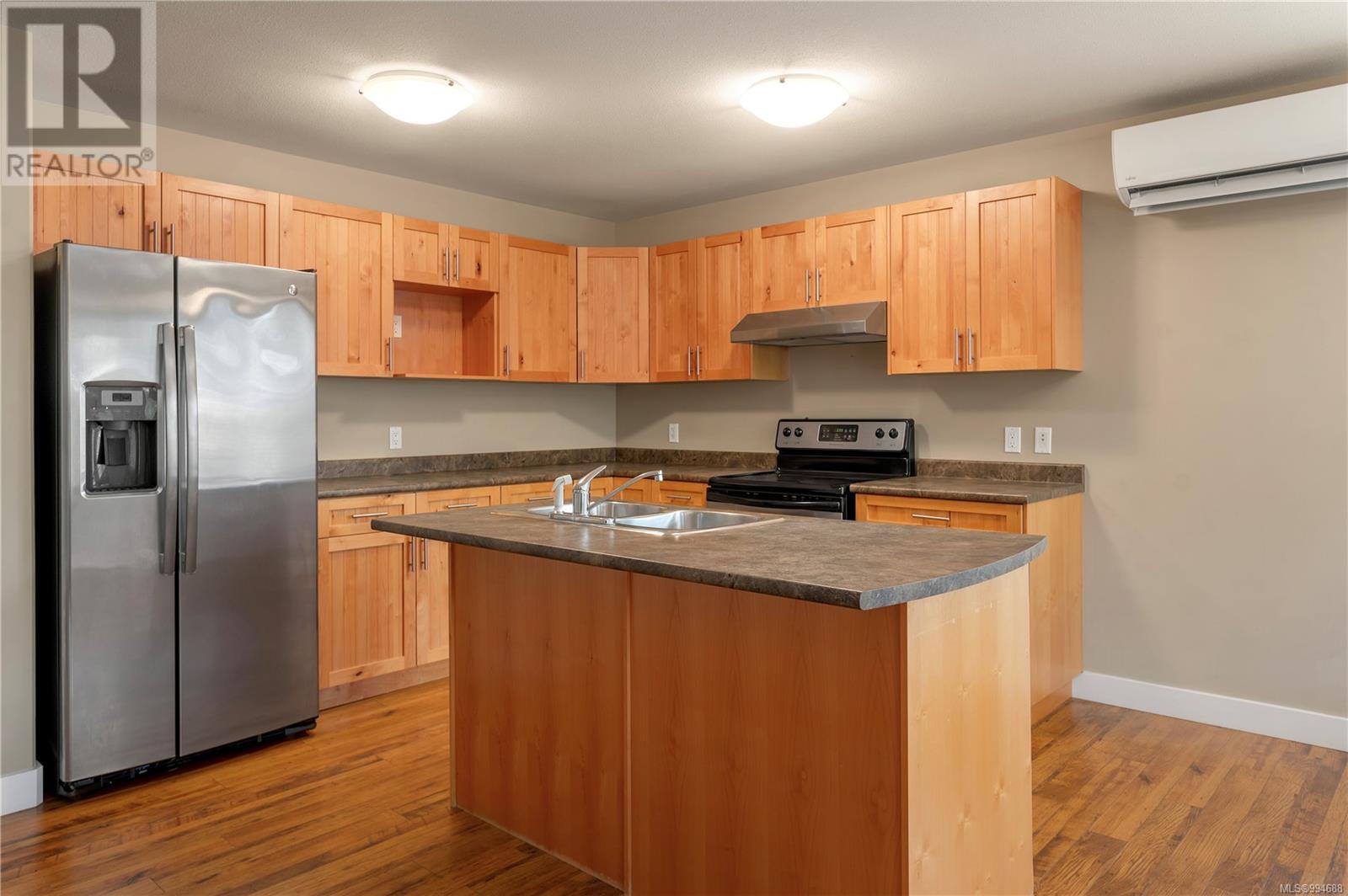 Property at 51 Carolina Dr image 3
