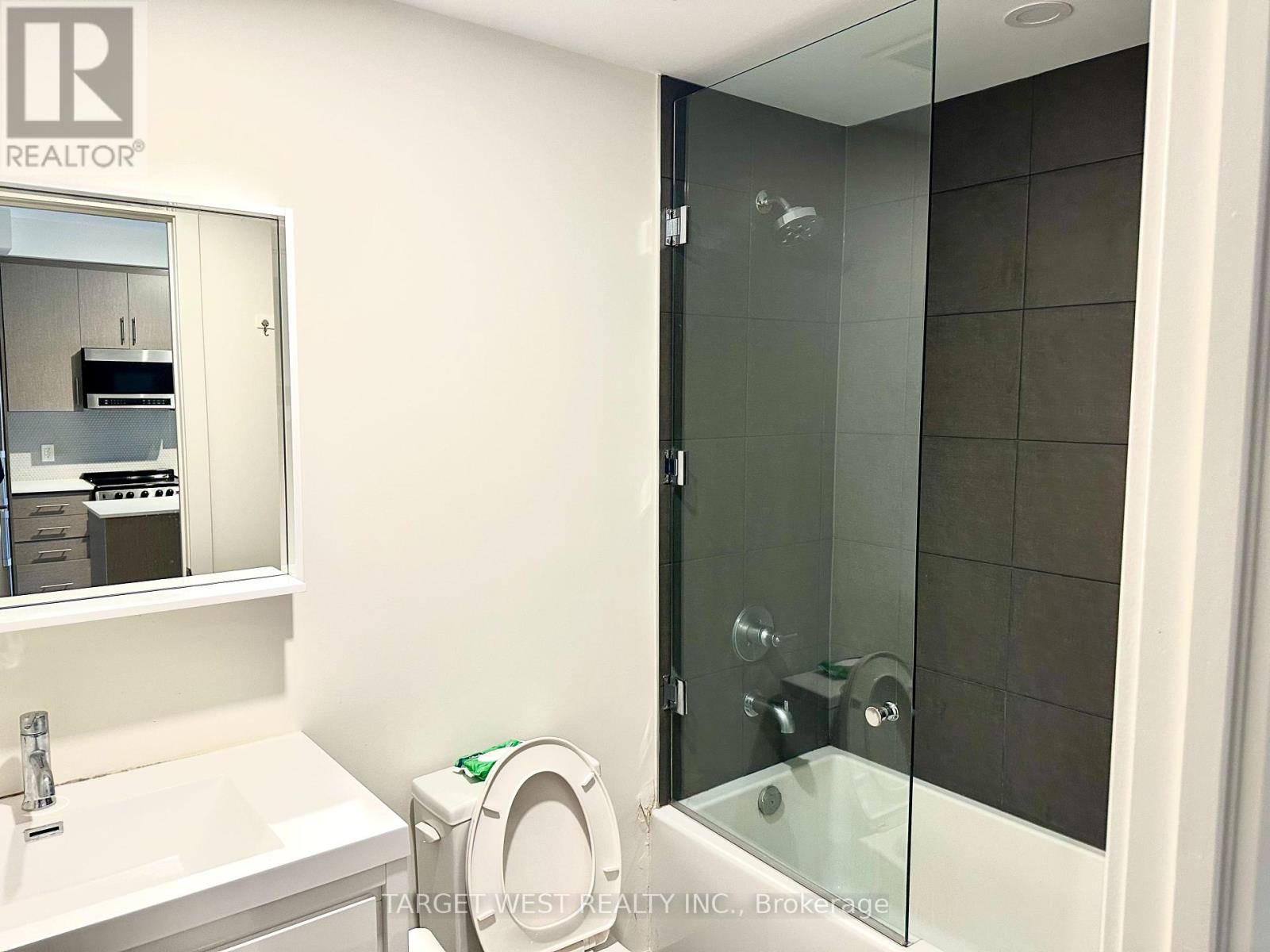 421 - 212 King William Street E, Hamilton (Beasley), Ontario  L8R 3N9 - Photo 7 - X12071889