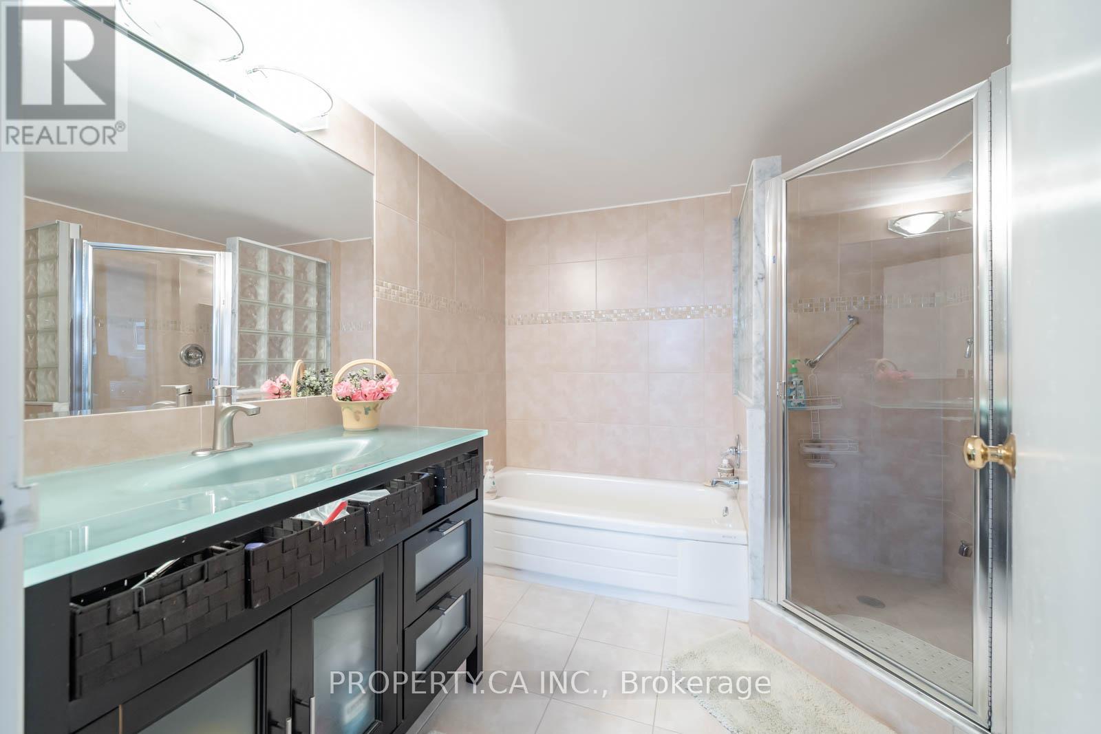 605 - 7460 Bathurst Street, Vaughan, Ontario  L4J 7K9 - Photo 31 - N12071305