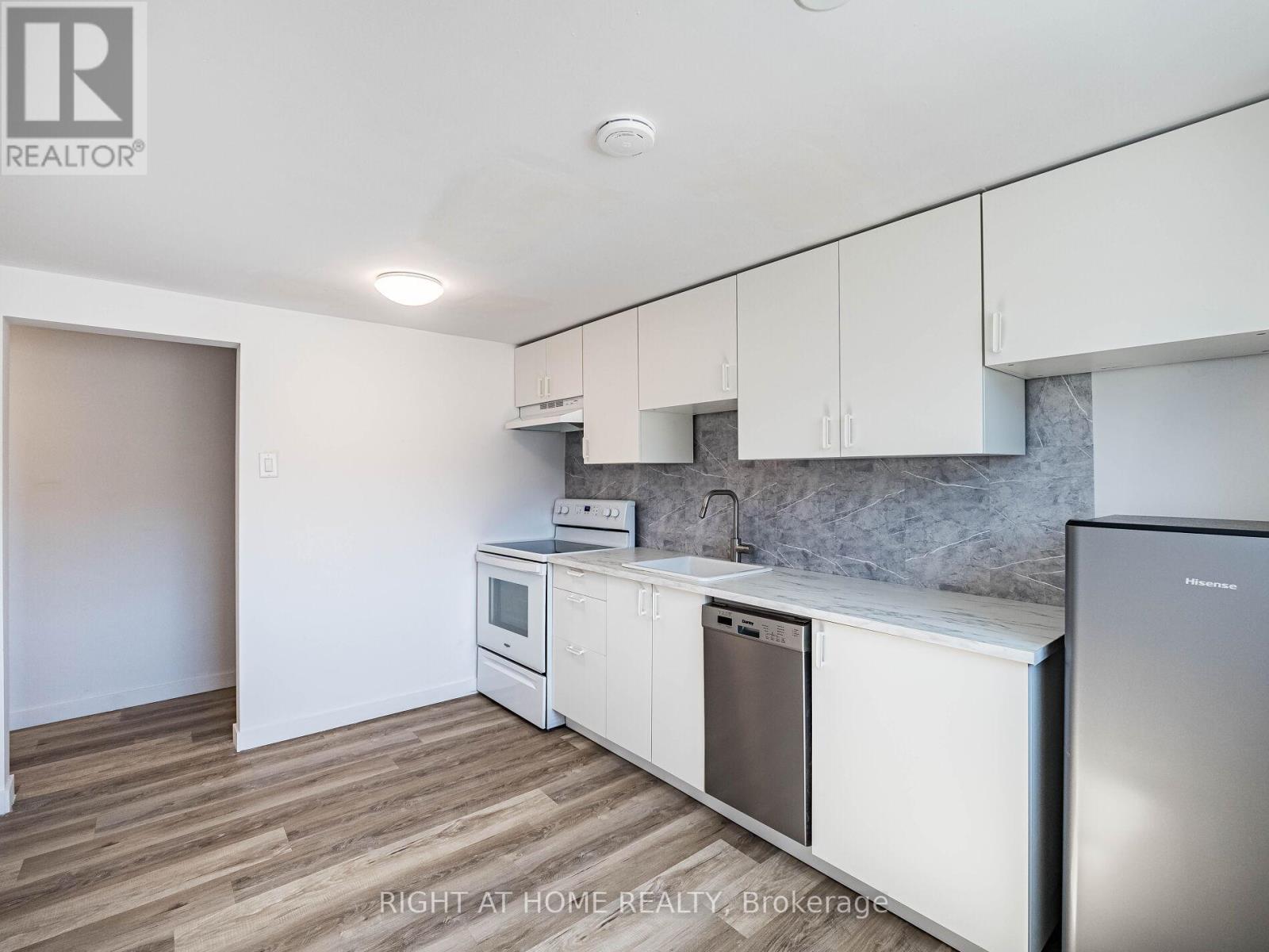 7 Capilano Drive, Hamilton, Ontario  L8K 6A4 - Photo 34 - X12071987