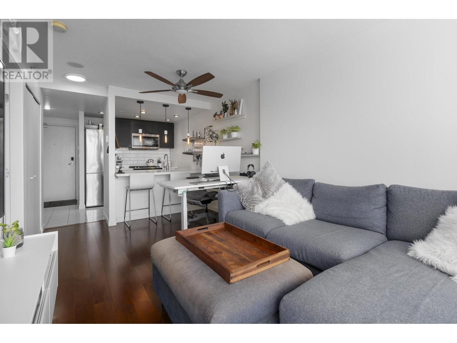 2903 928 Beatty Street, Vancouver, British Columbia  V6Z 3G6 - Photo 2 - R2988248