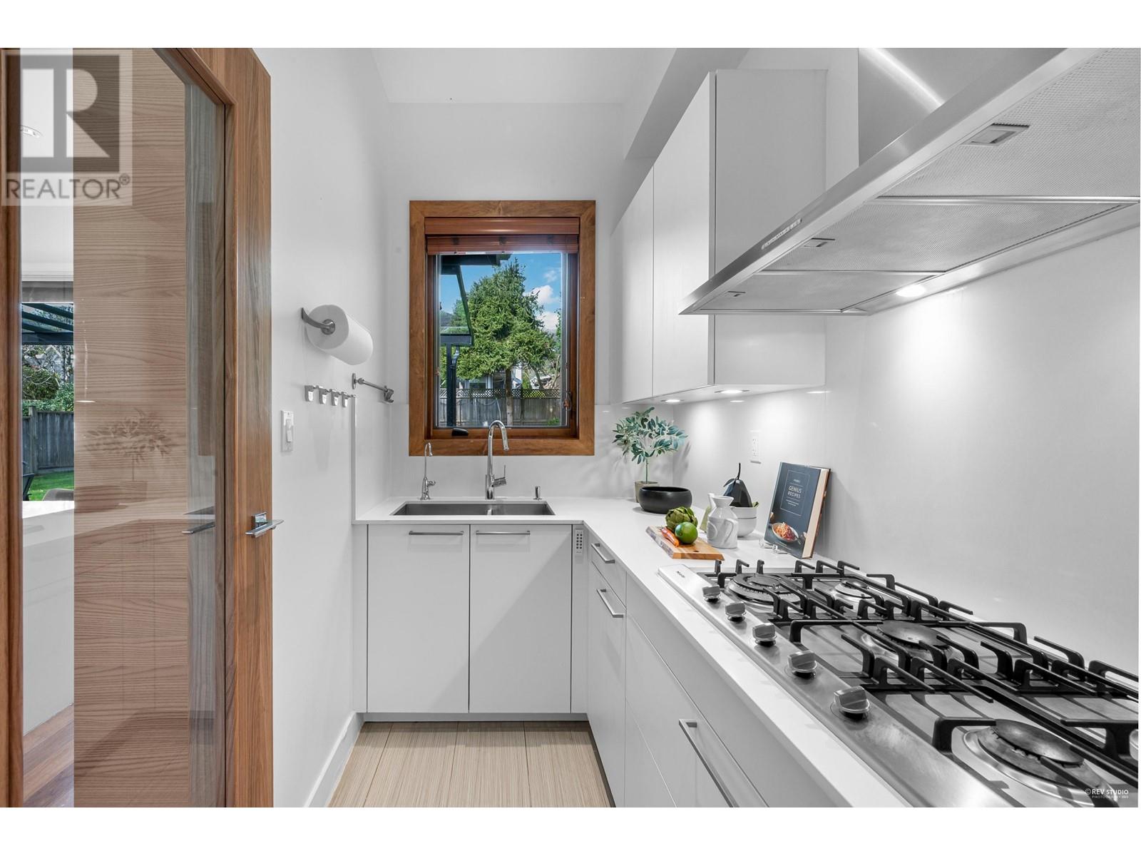 2227 Haywood Avenue, West Vancouver, British Columbia  V7V 1X6 - Photo 19 - R2988269