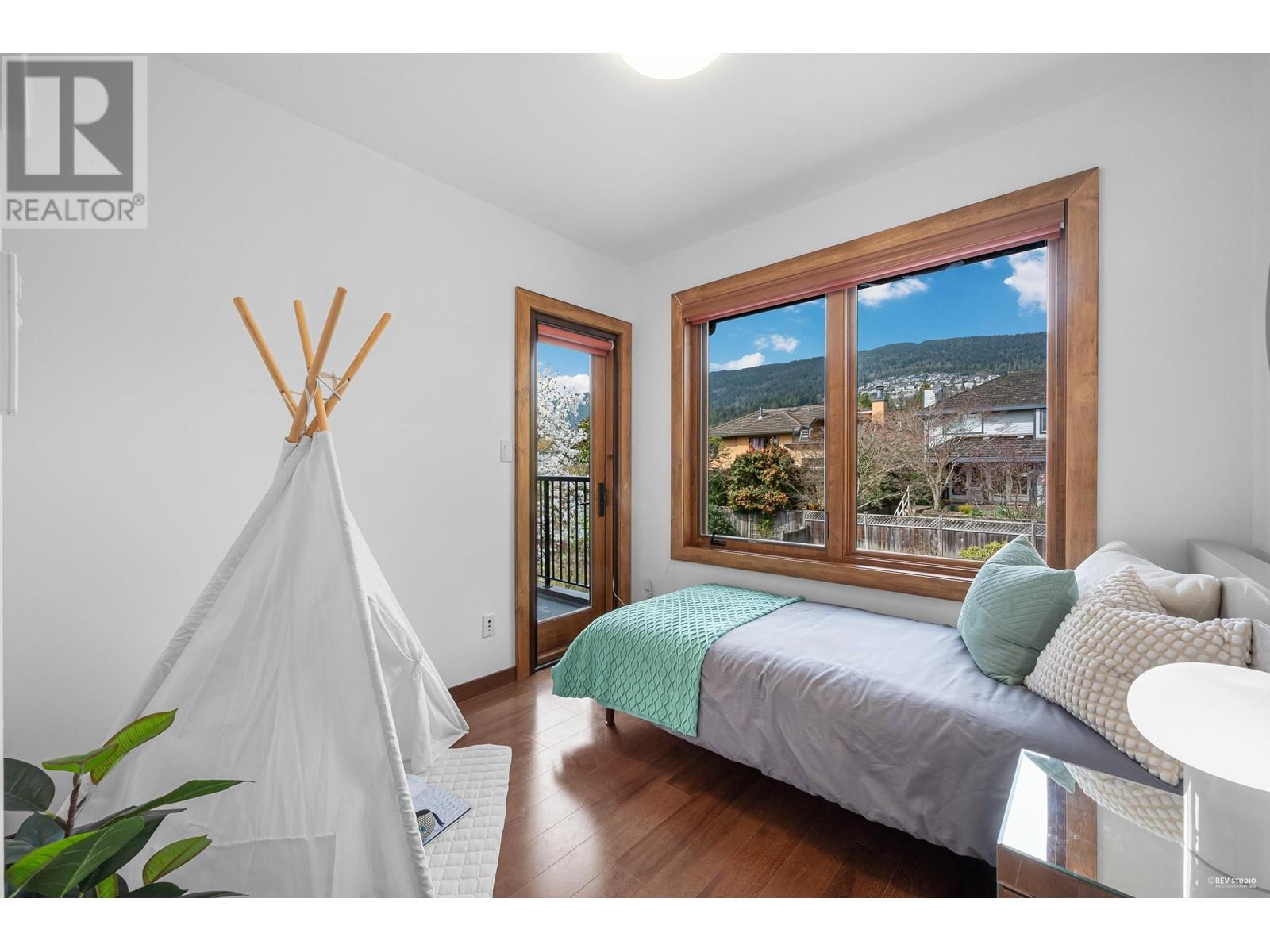 2227 Haywood Avenue, West Vancouver, British Columbia  V7V 1X6 - Photo 28 - R2988269