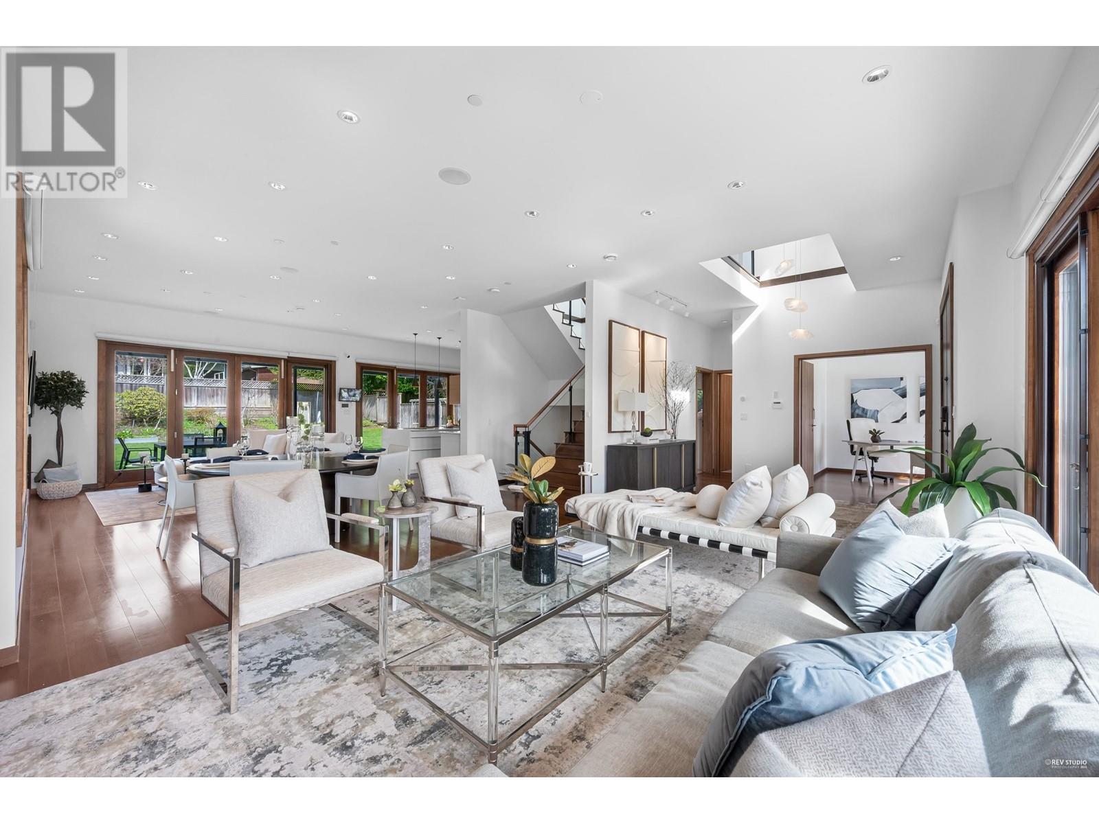 2227 Haywood Avenue, West Vancouver, British Columbia  V7V 1X6 - Photo 8 - R2988269