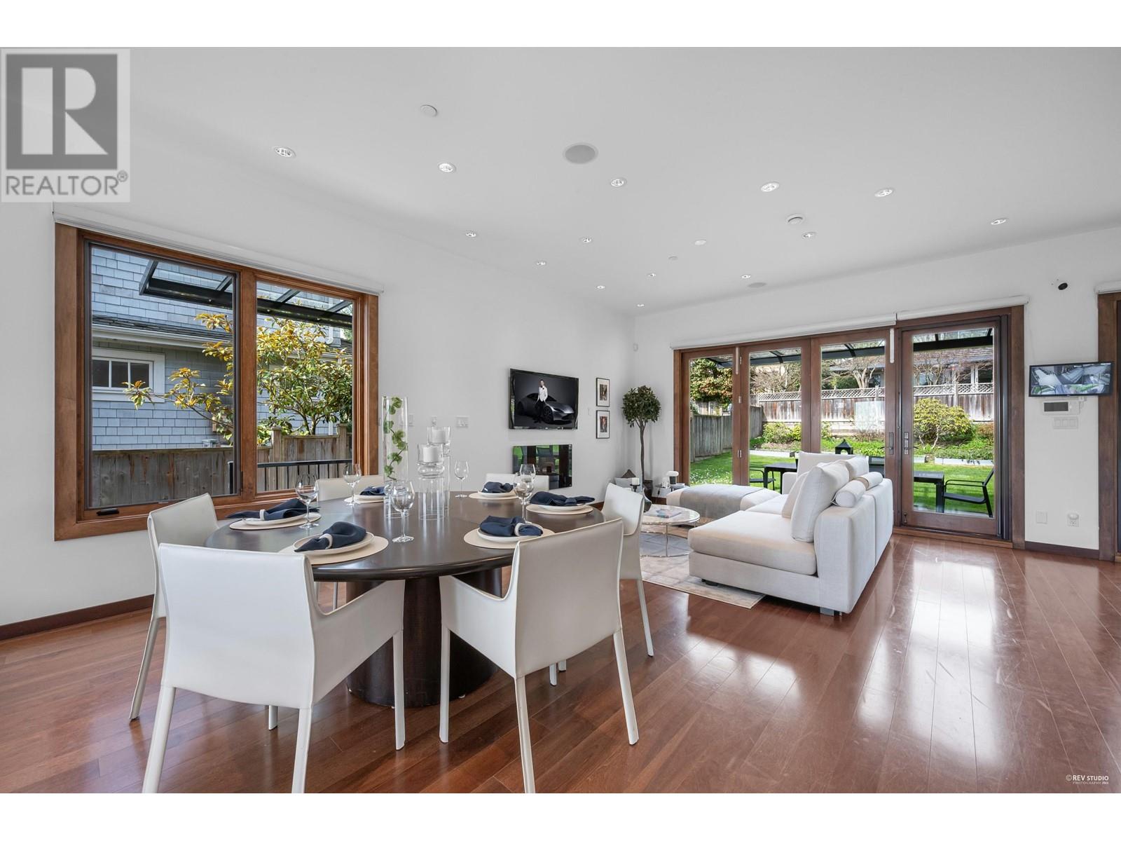 2227 Haywood Avenue, West Vancouver, British Columbia  V7V 1X6 - Photo 9 - R2988269