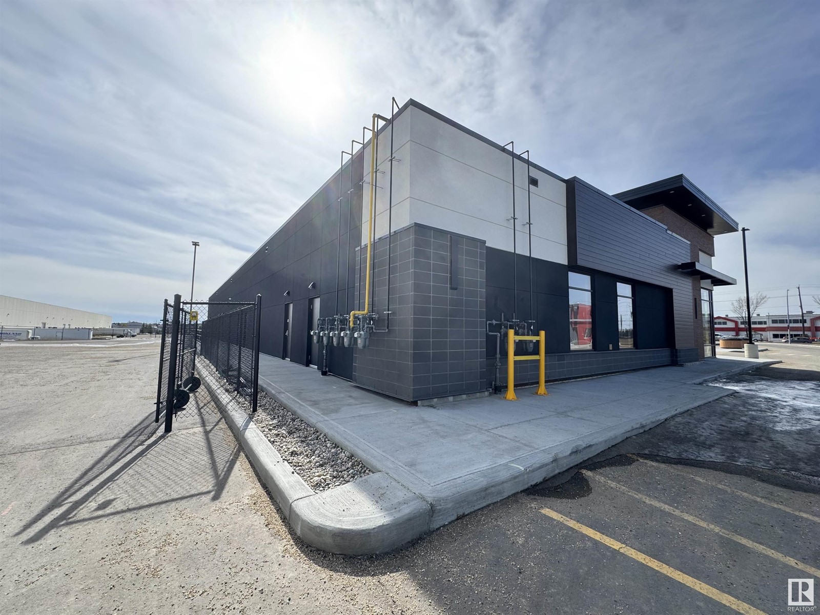 5745 50 St Nw, Edmonton, Alberta  T6B 3R1 - Photo 2 - E4429825