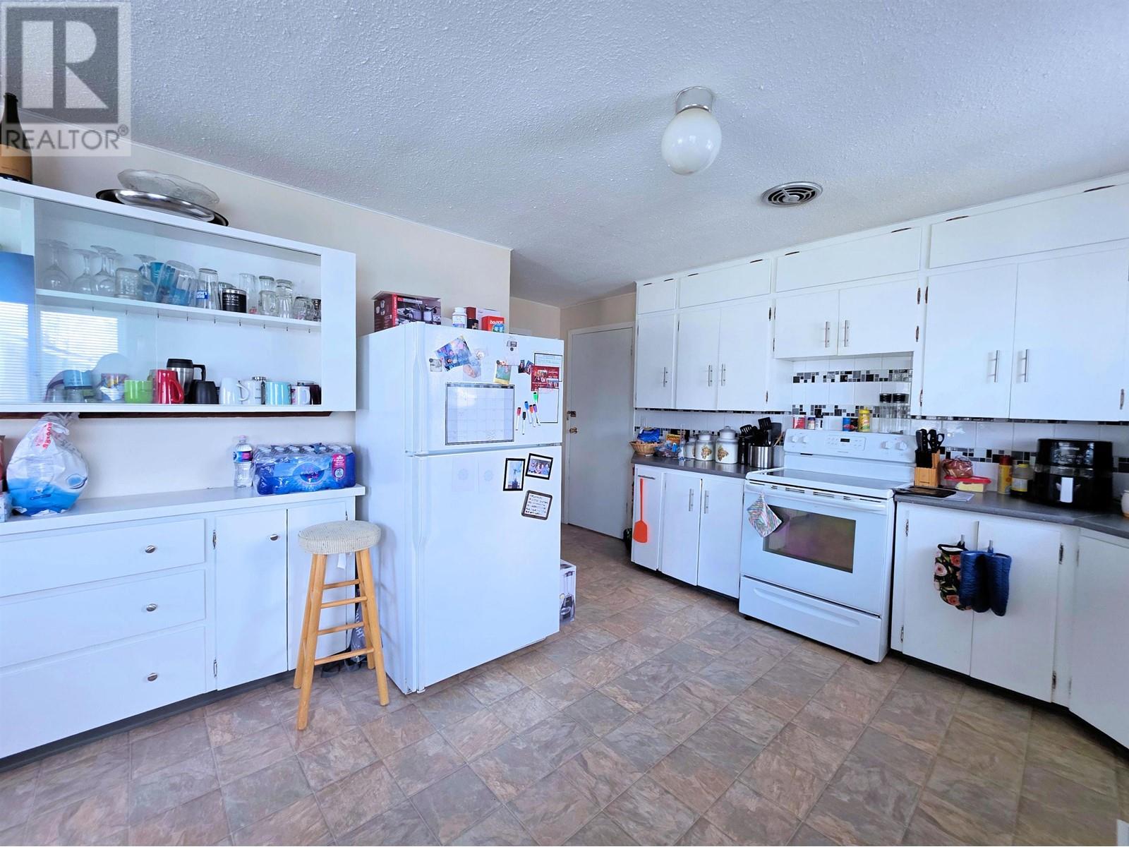 Property at 421 S MOFFAT STREET image 5