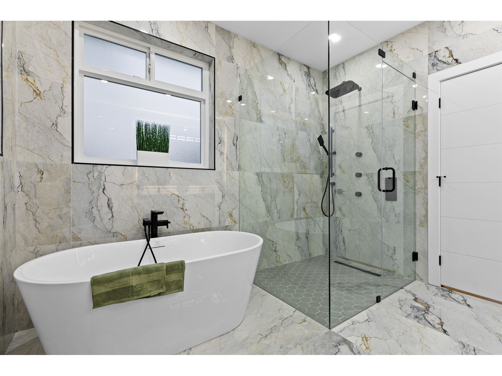 5808 137b Street, Surrey, British Columbia  V3X 2R7 - Photo 13 - R2987214