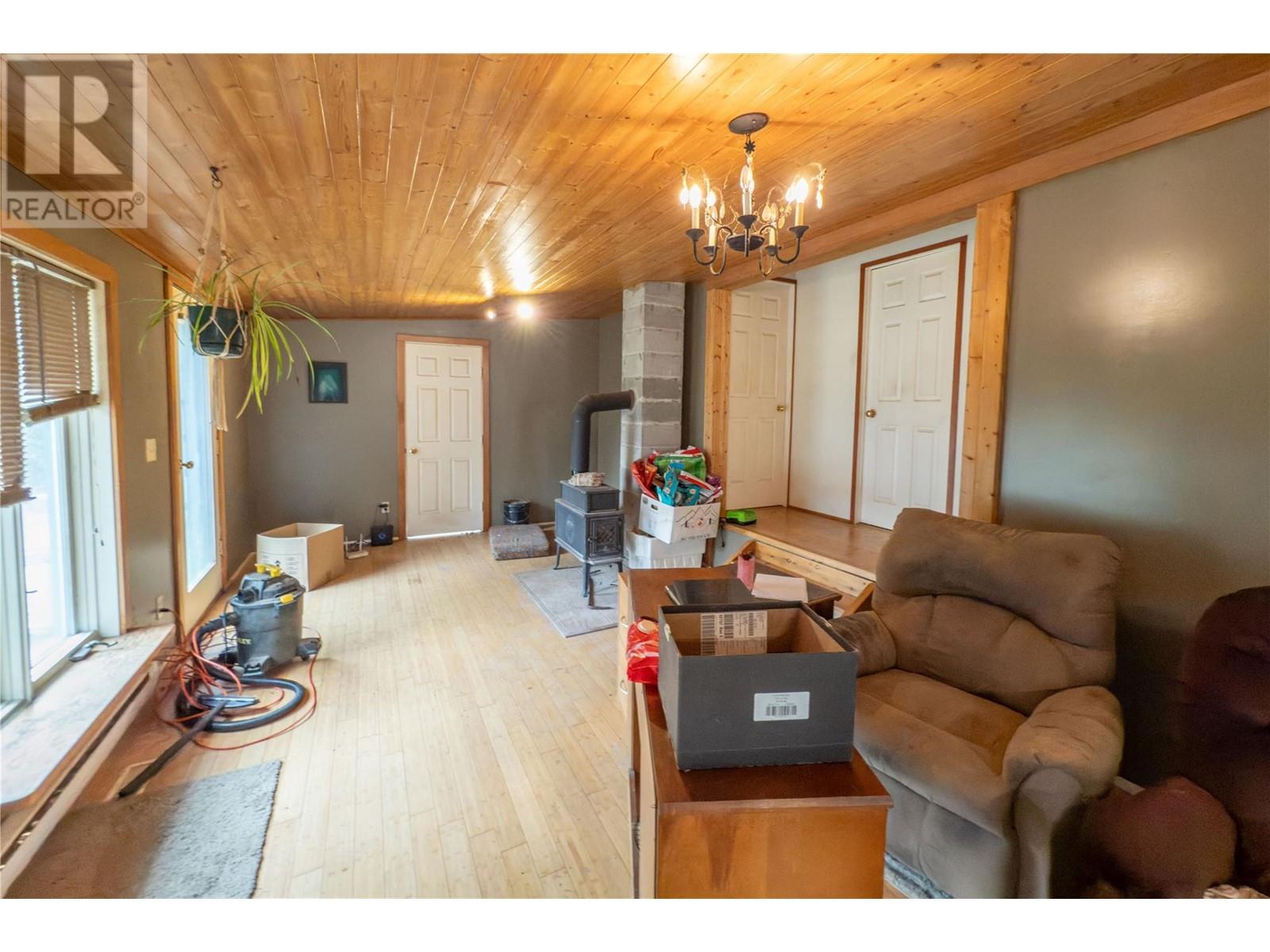 3082 Imler Road, Golden, British Columbia  V0A 1H7 - Photo 3 - 10342485
