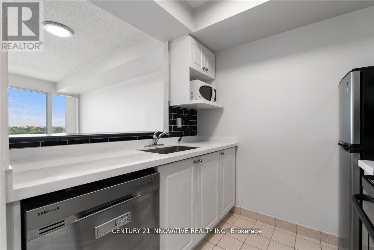 1013 - 18 Lee Centre Drive, Toronto, Ontario  M1H 3H5 - Photo 10 - E12071915