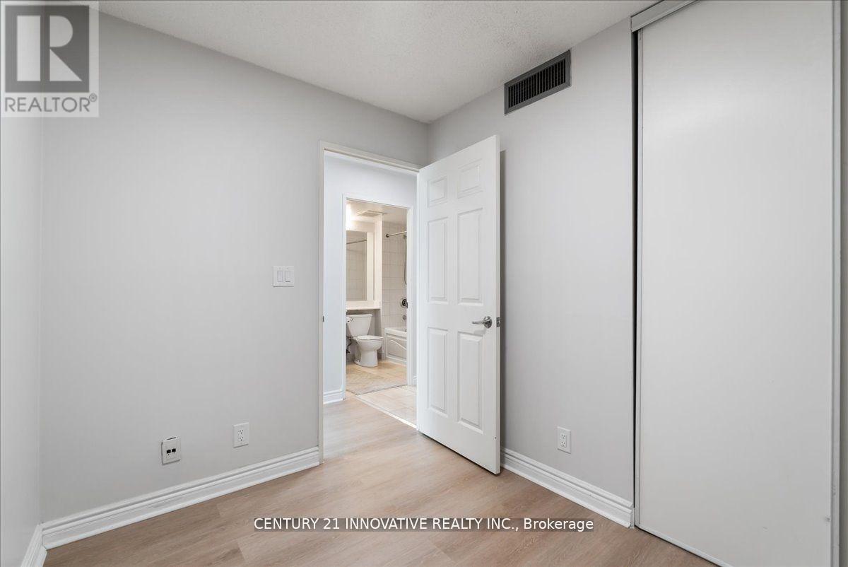 1013 - 18 Lee Centre Drive, Toronto, Ontario  M1H 3H5 - Photo 15 - E12071915