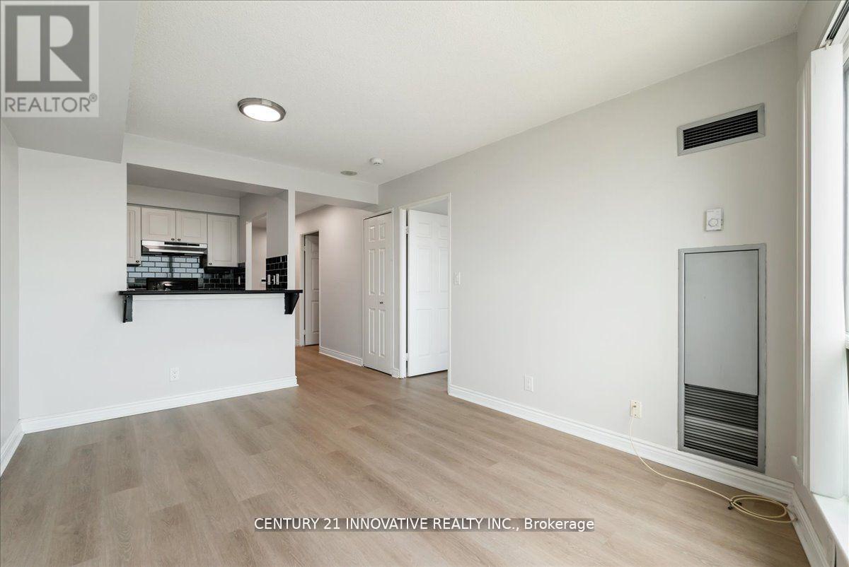1013 - 18 Lee Centre Drive, Toronto, Ontario  M1H 3H5 - Photo 4 - E12071915