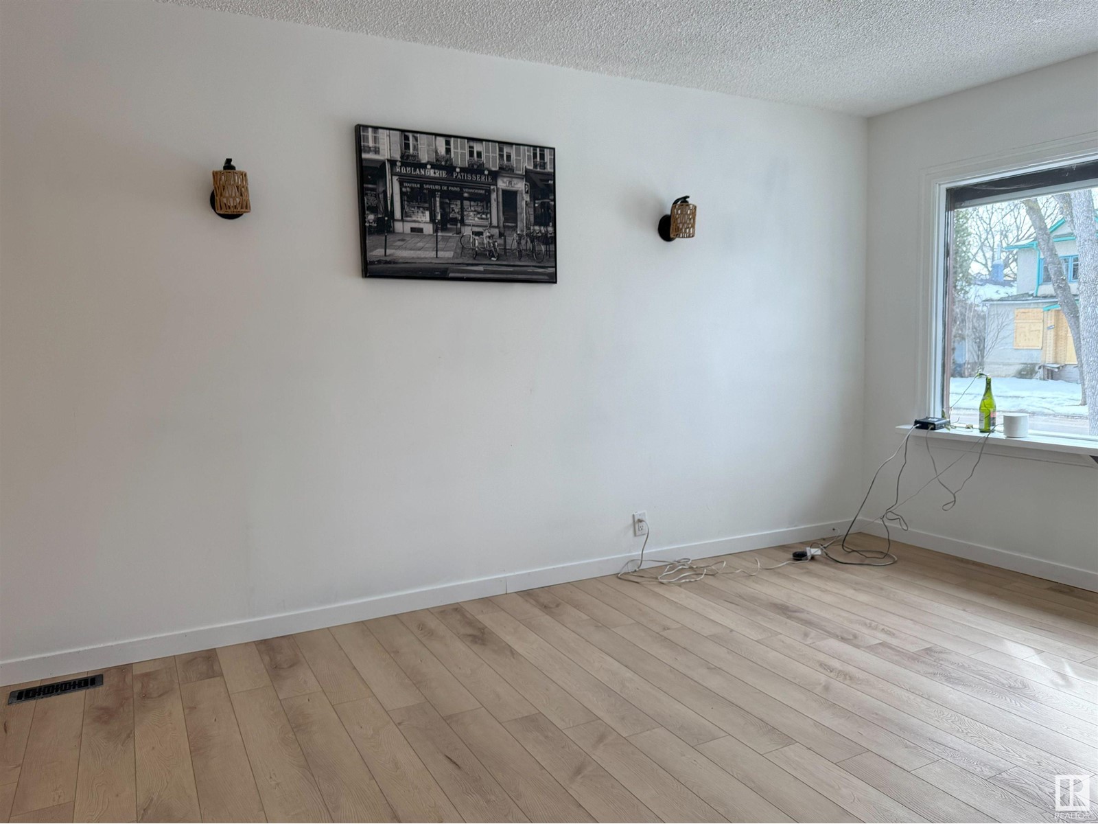 Property at 11329 94 ST NW image 5
