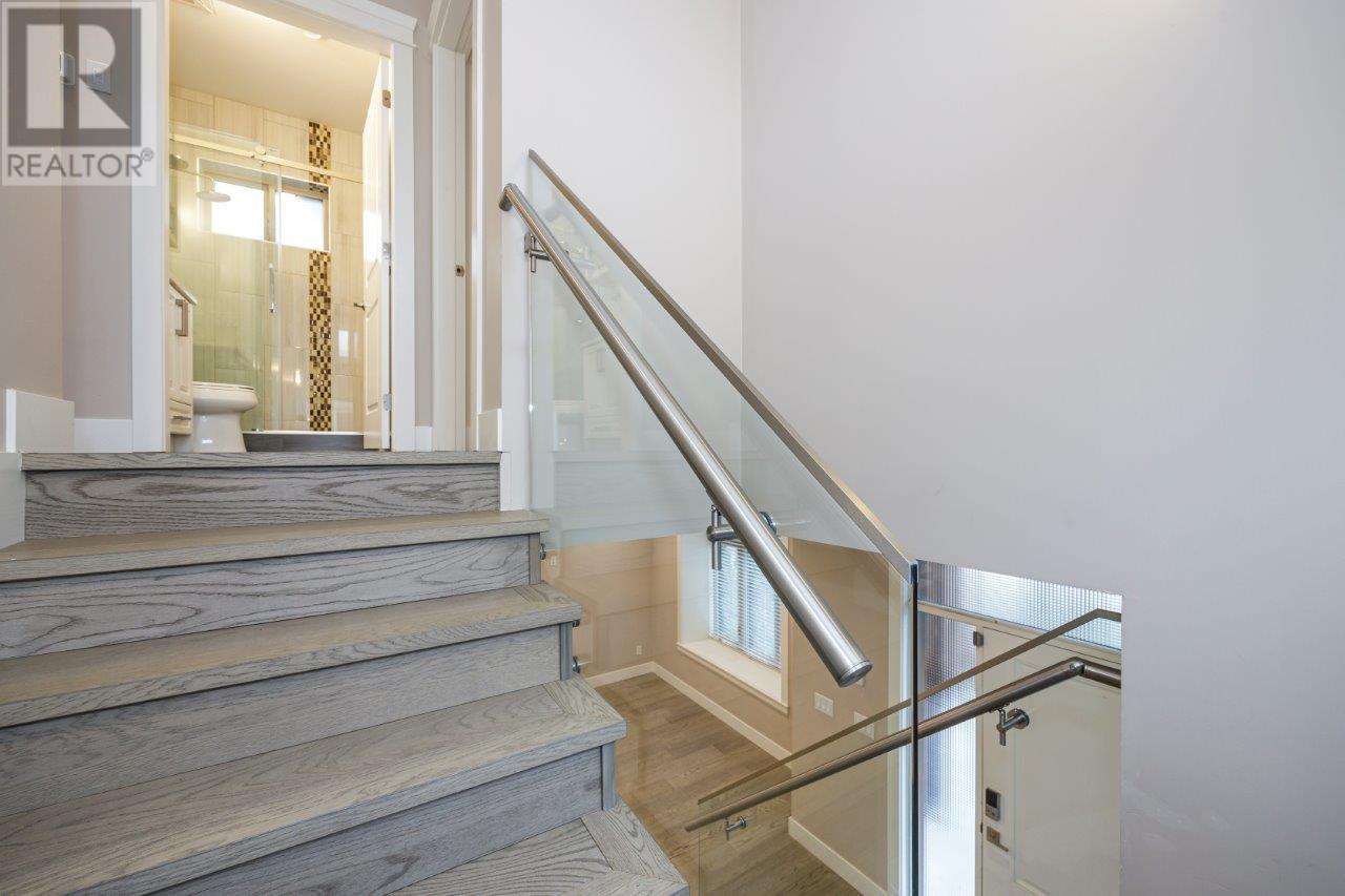 Listing Picture 27 of 32 : 2158 GRANT STREET, Vancouver / 溫哥華 - 魯藝地產 Yvonne Lu Group - MLS Medallion Club Member