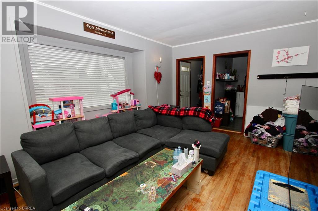 8 Sunset Avenue, Brantford, Ontario  N3T 5G2 - Photo 9 - 40715310