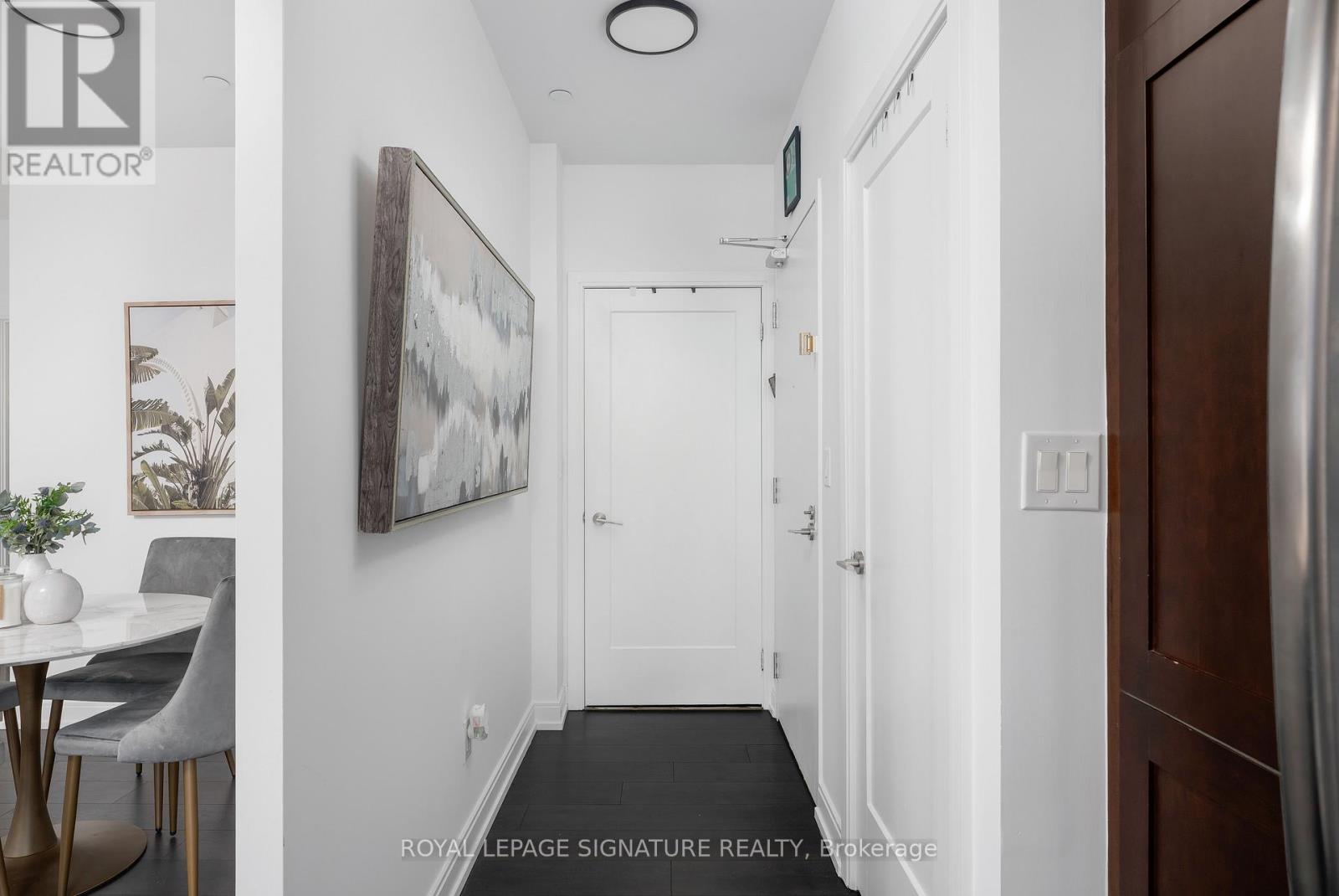 Property at 707 - 540 BUR OAK AVENUE image 3