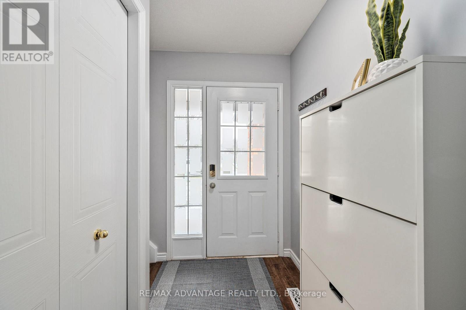 Photo 5 of 35 for 749 Silversmith Street