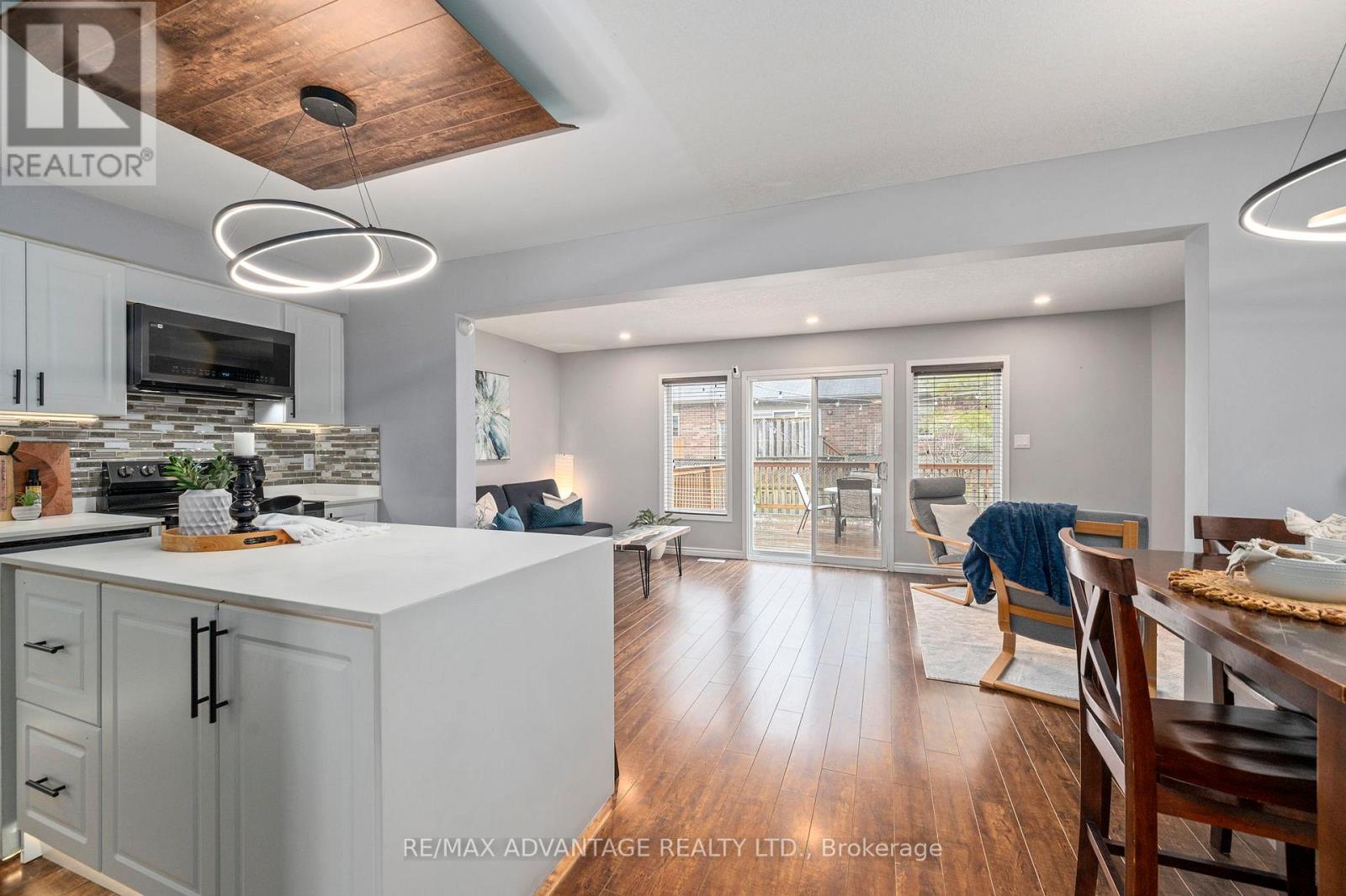Photo 6 of 35 for 749 Silversmith Street