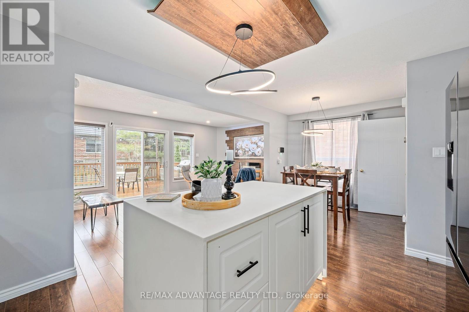 Photo 7 of 35 for 749 Silversmith Street