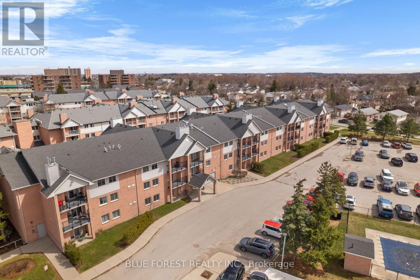Property at 21 - 140 CONWAY DRIVE image 3