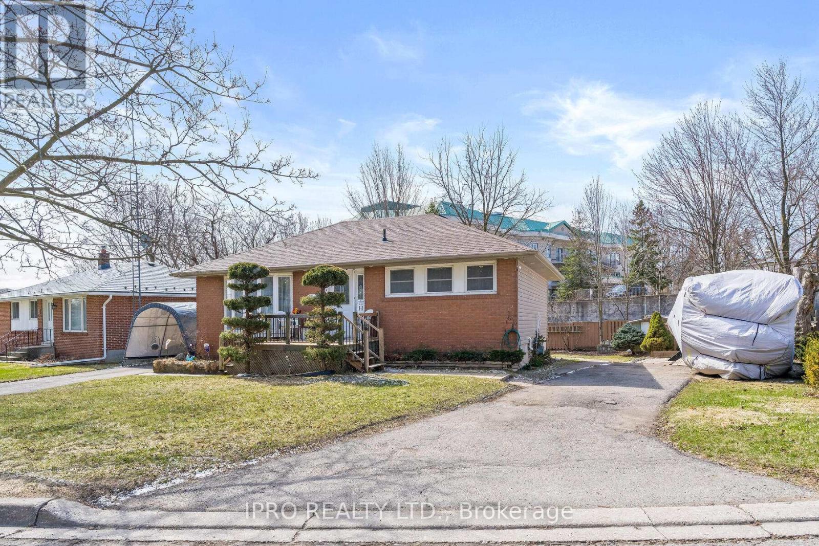Property at 19 DAYFOOT DRIVE image 2