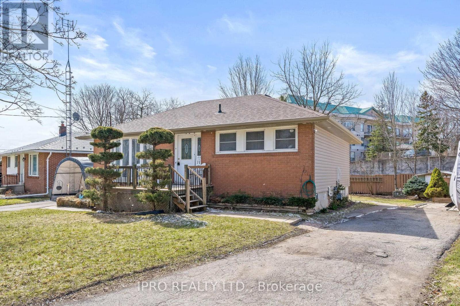 Property at 19 DAYFOOT DRIVE image 4
