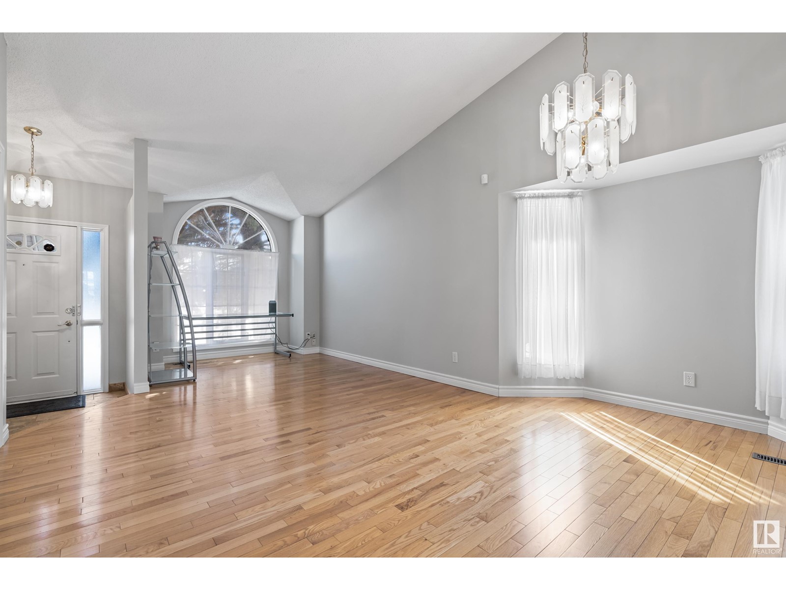 Property at 12804 158 AV NW image 2