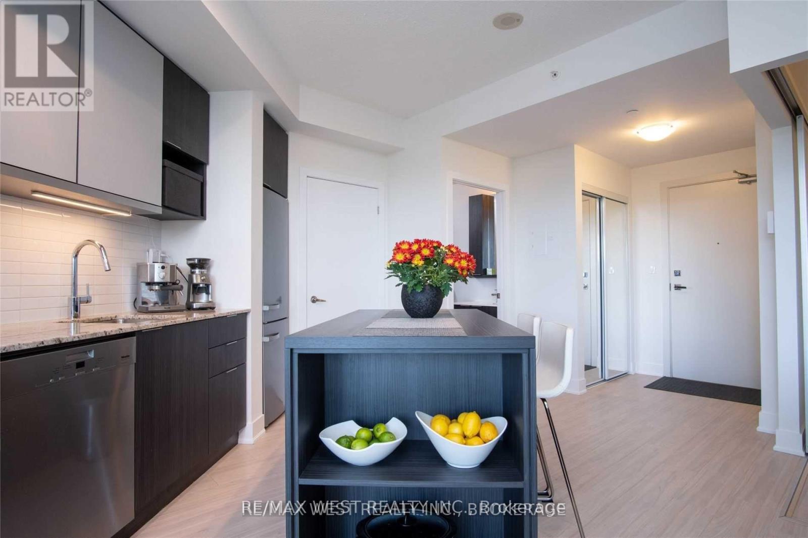 519 - 99 The Donway Boulevard W, Toronto (Banbury-Don Mills), Ontario  M3C 0N8 - Photo 10 - C12072172