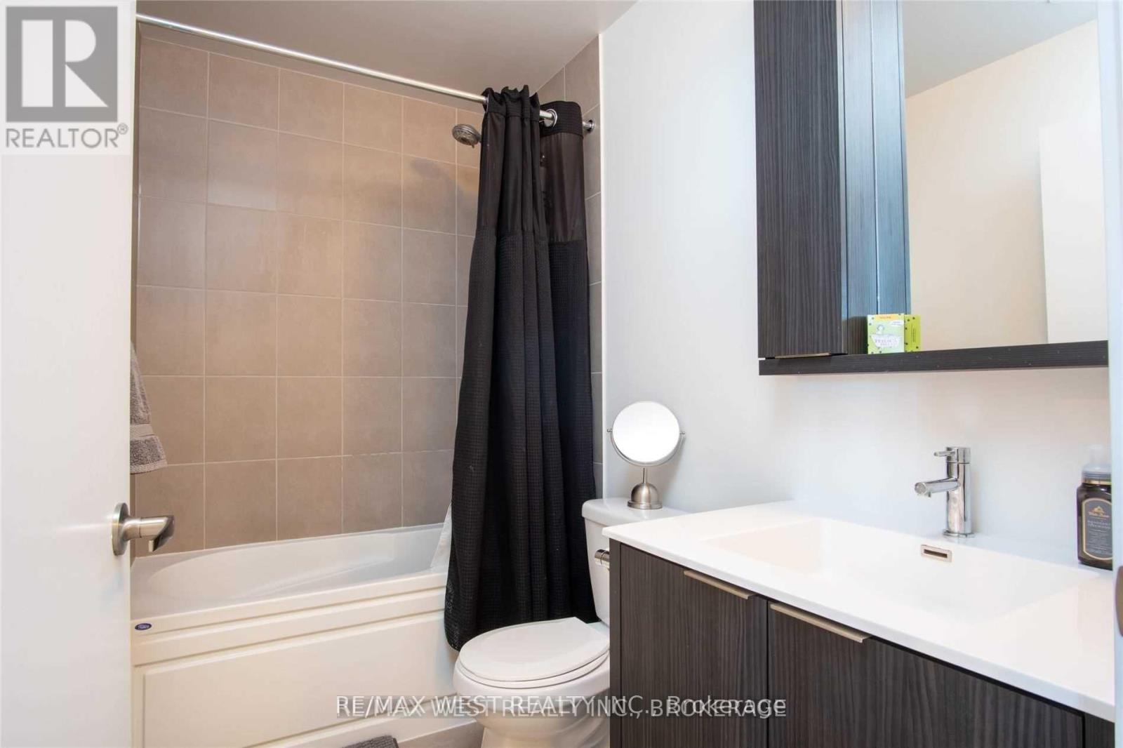 519 - 99 The Donway Boulevard W, Toronto (Banbury-Don Mills), Ontario  M3C 0N8 - Photo 11 - C12072172