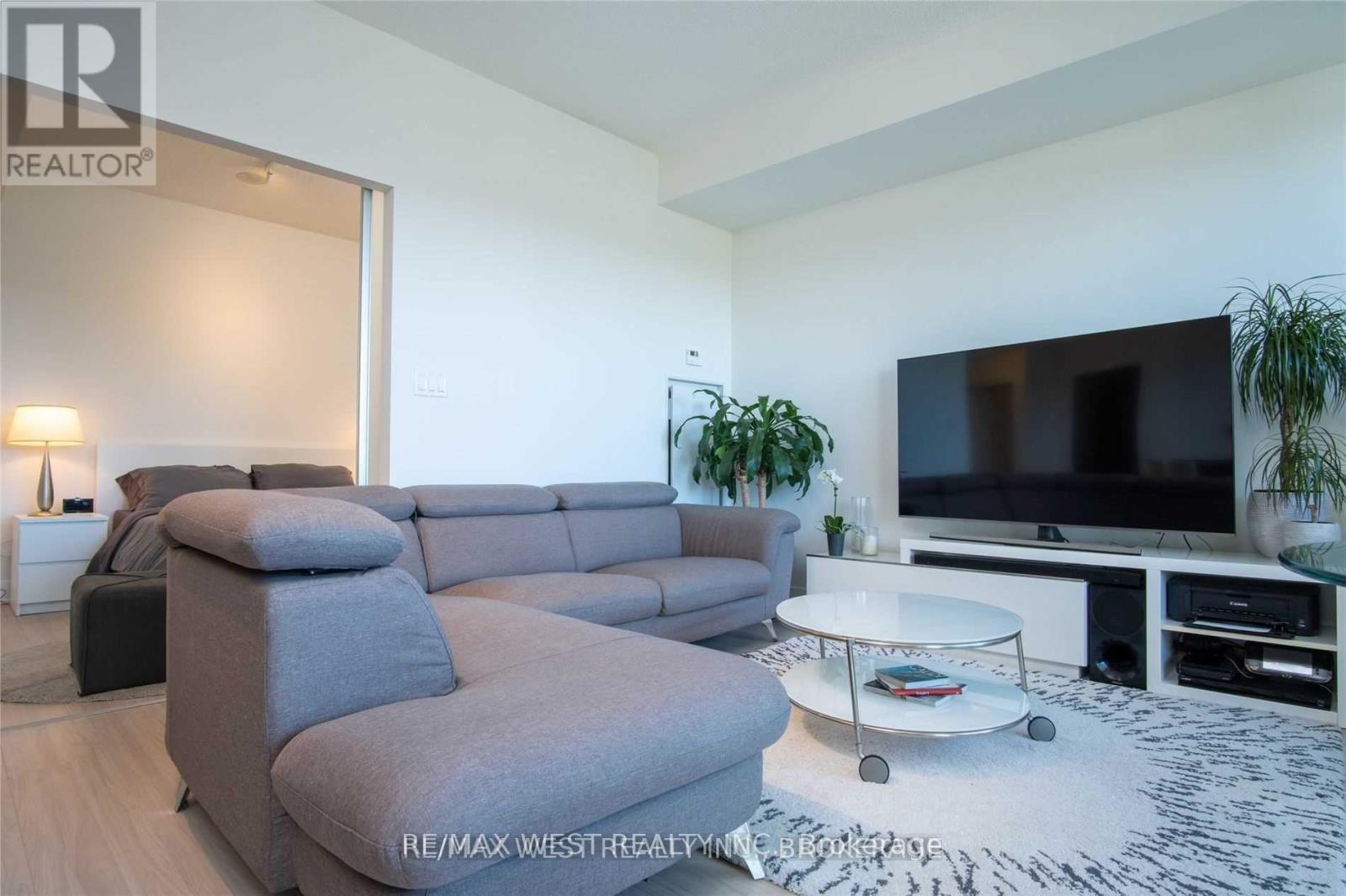 519 - 99 The Donway Boulevard W, Toronto (Banbury-Don Mills), Ontario  M3C 0N8 - Photo 23 - C12072172