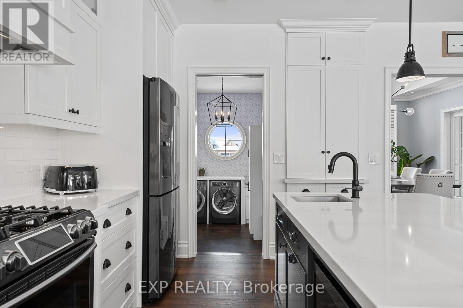 3 Wolford Court, Georgina, Ontario  L4P 0B1 - Photo 12 - N12011933