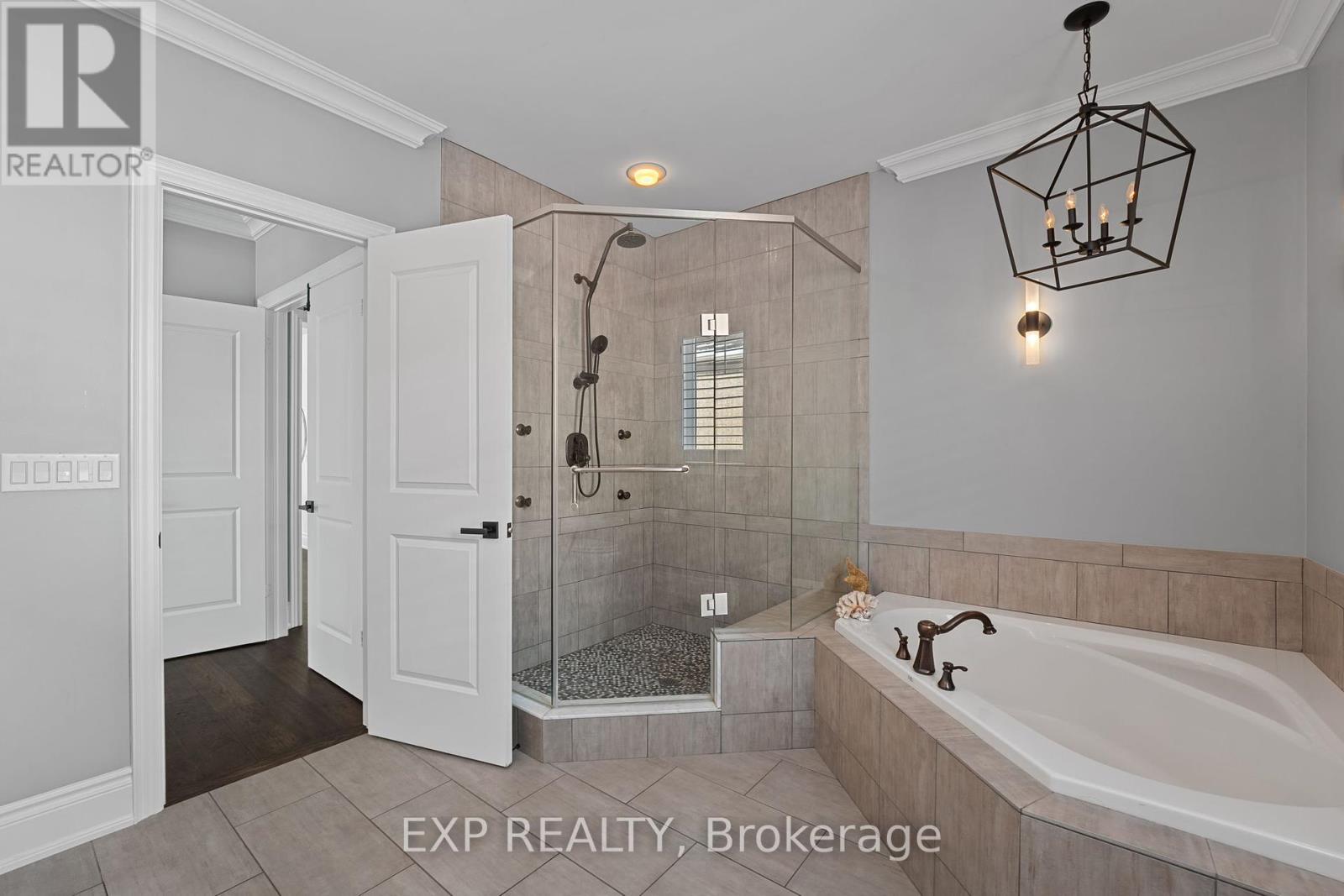 3 Wolford Court, Georgina, Ontario  L4P 0B1 - Photo 21 - N12011933