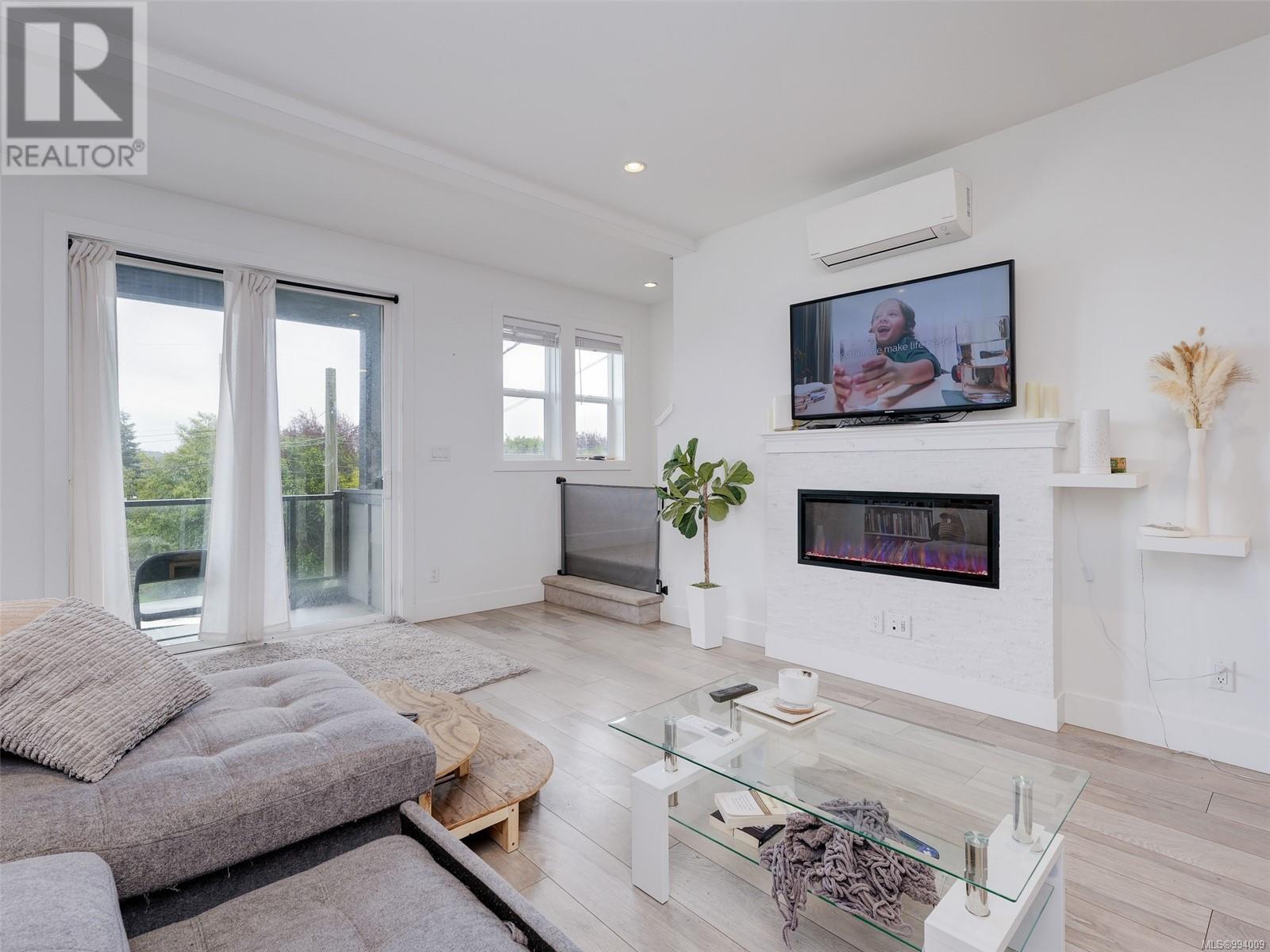 Property at 6556 Lanark Rd image 3