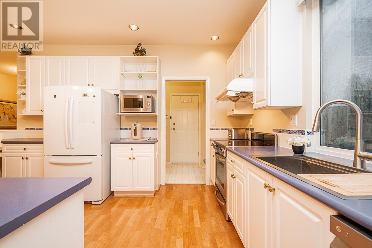 3259 Pinehurst Place, Coquitlam, British Columbia  V3E 3K3 - Photo 15 - R2987956