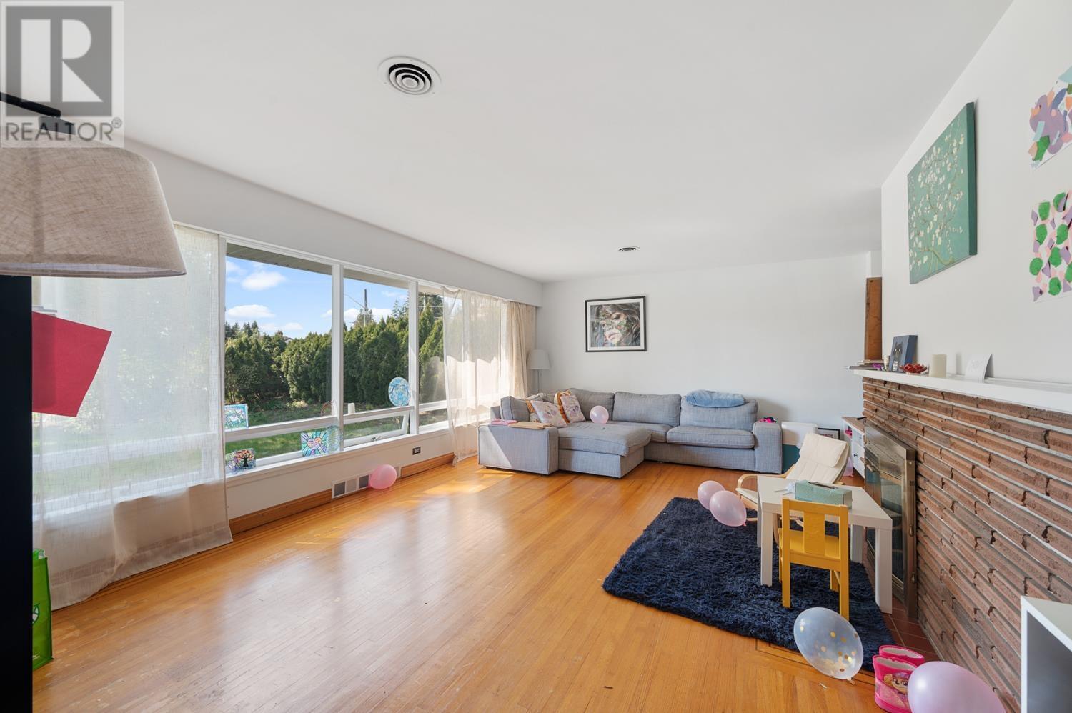 4010 Sunnycrest Drive, North Vancouver, British Columbia  V7R 3E4 - Photo 11 - R2988187
