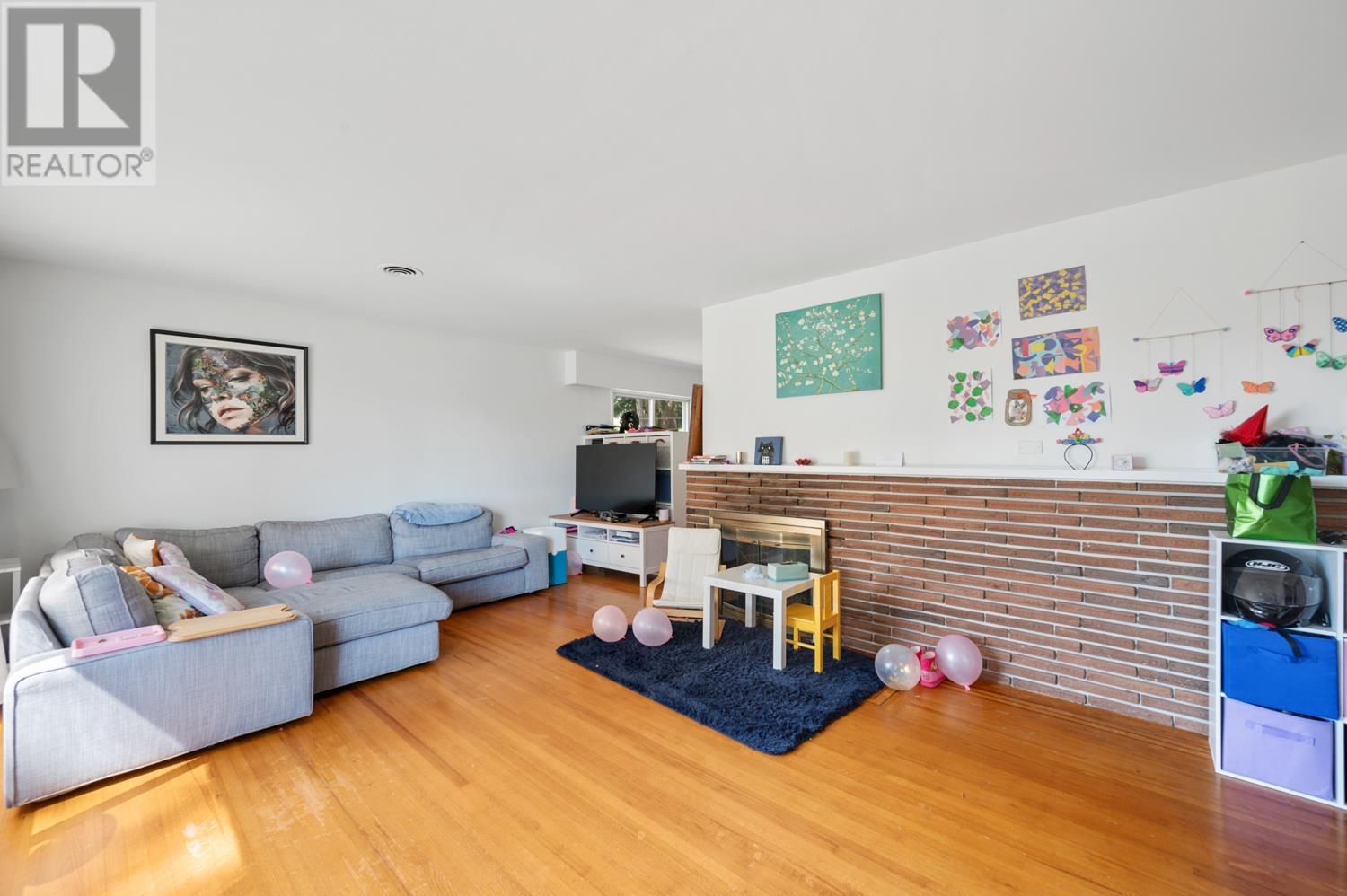 4010 Sunnycrest Drive, North Vancouver, British Columbia  V7R 3E4 - Photo 12 - R2988187