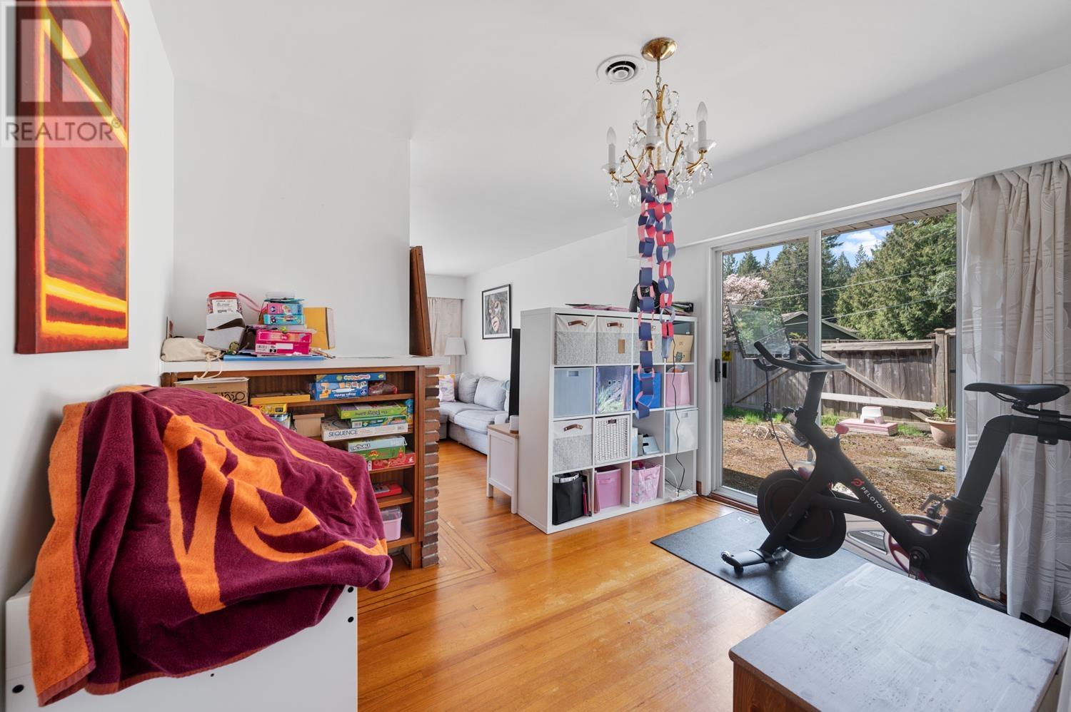 4010 Sunnycrest Drive, North Vancouver, British Columbia  V7R 3E4 - Photo 13 - R2988187