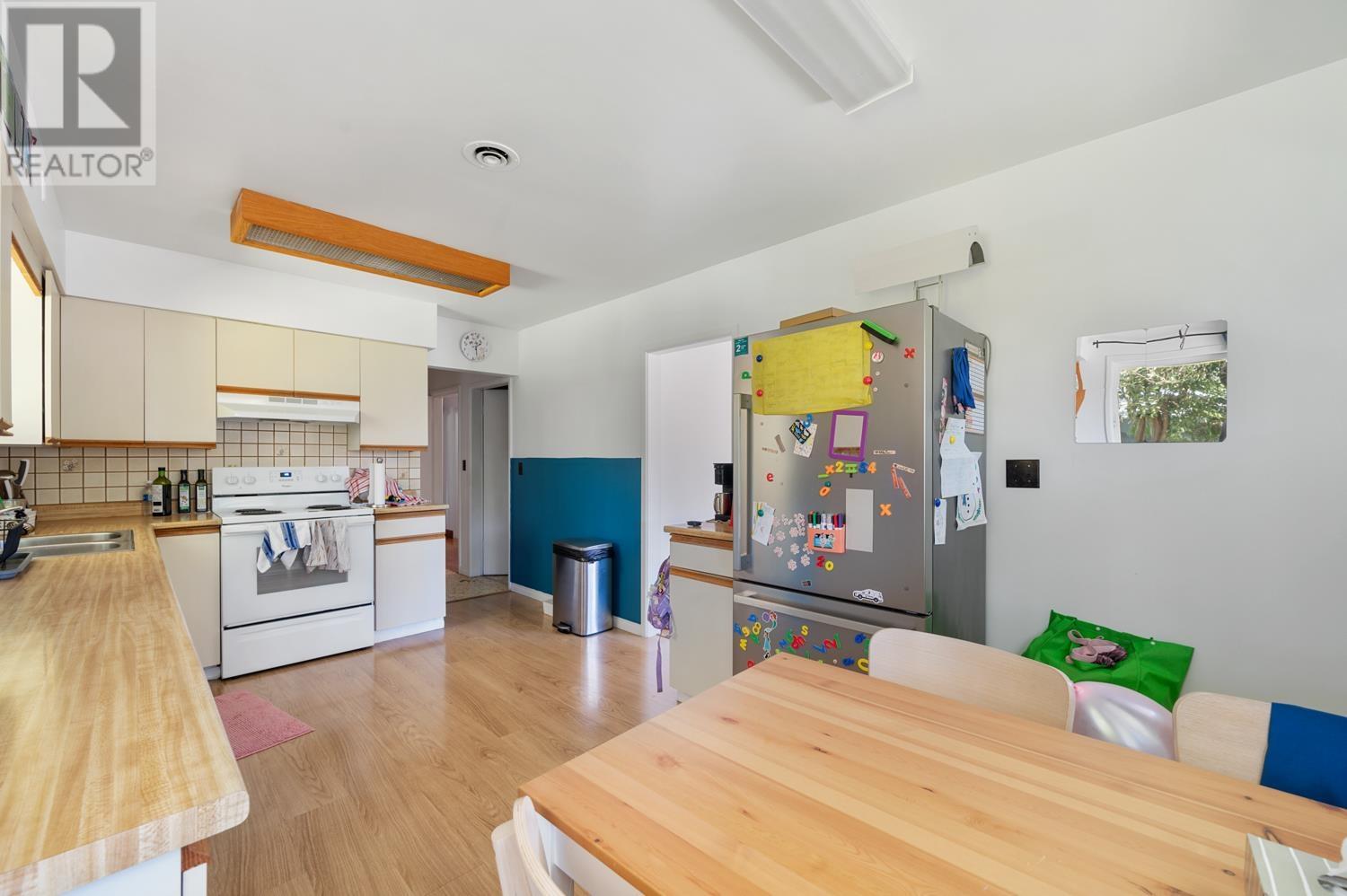 4010 Sunnycrest Drive, North Vancouver, British Columbia  V7R 3E4 - Photo 15 - R2988187