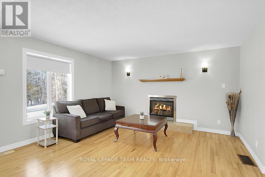 988 River Road, North Grenville, Ontario  K0G 1J0 - Photo 12 - X12072318