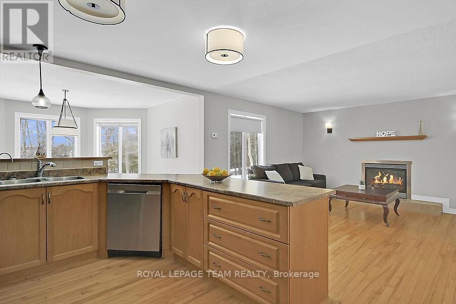 988 River Road, North Grenville, Ontario  K0G 1J0 - Photo 16 - X12072318