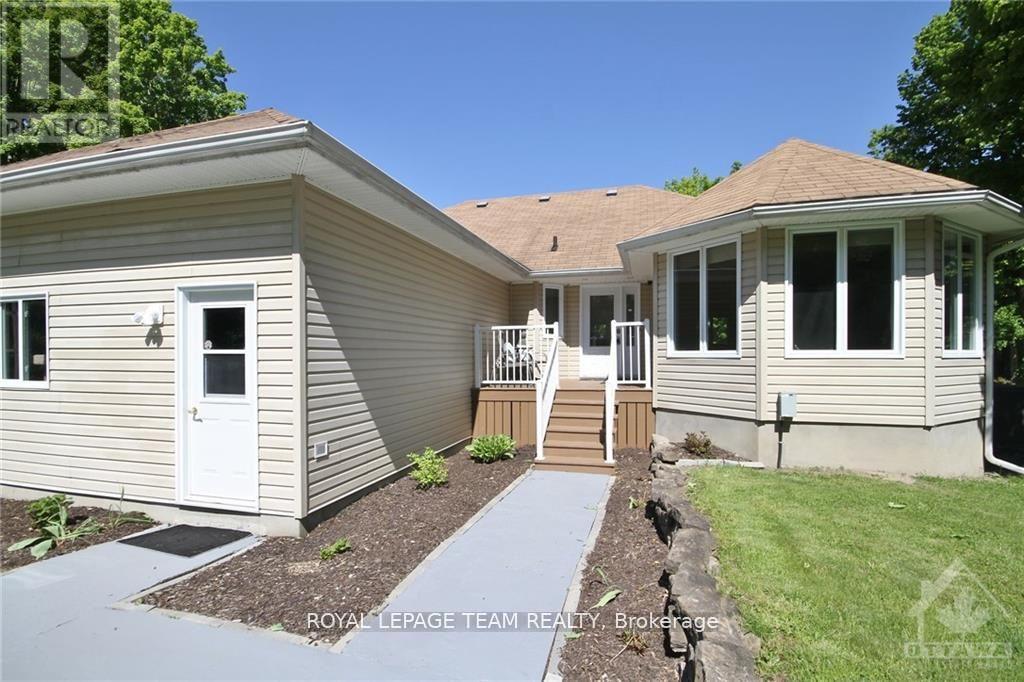 988 River Road, North Grenville, Ontario  K0G 1J0 - Photo 2 - X12072318