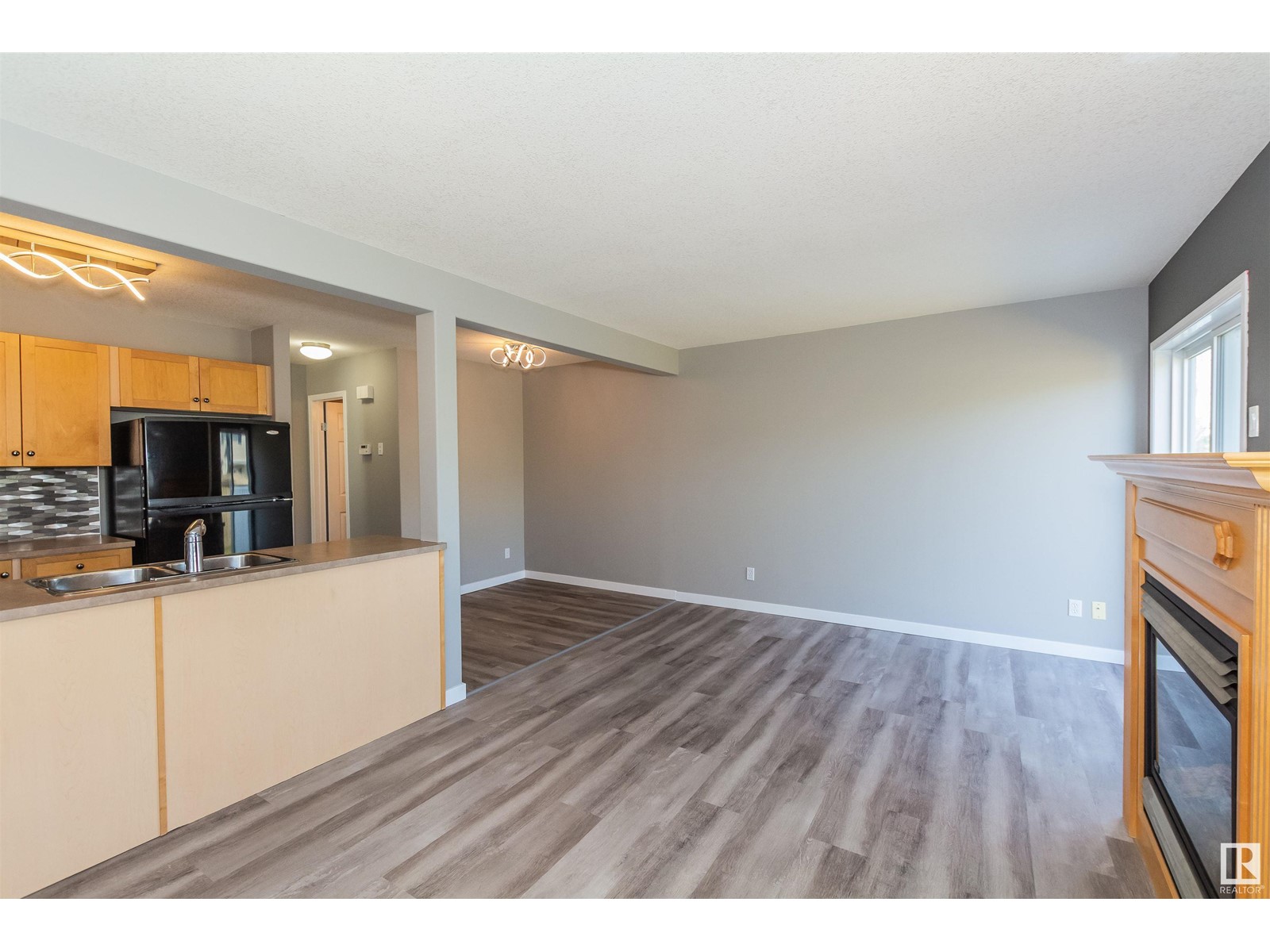 Property at #150 230 EDWARDS DR SW image 3