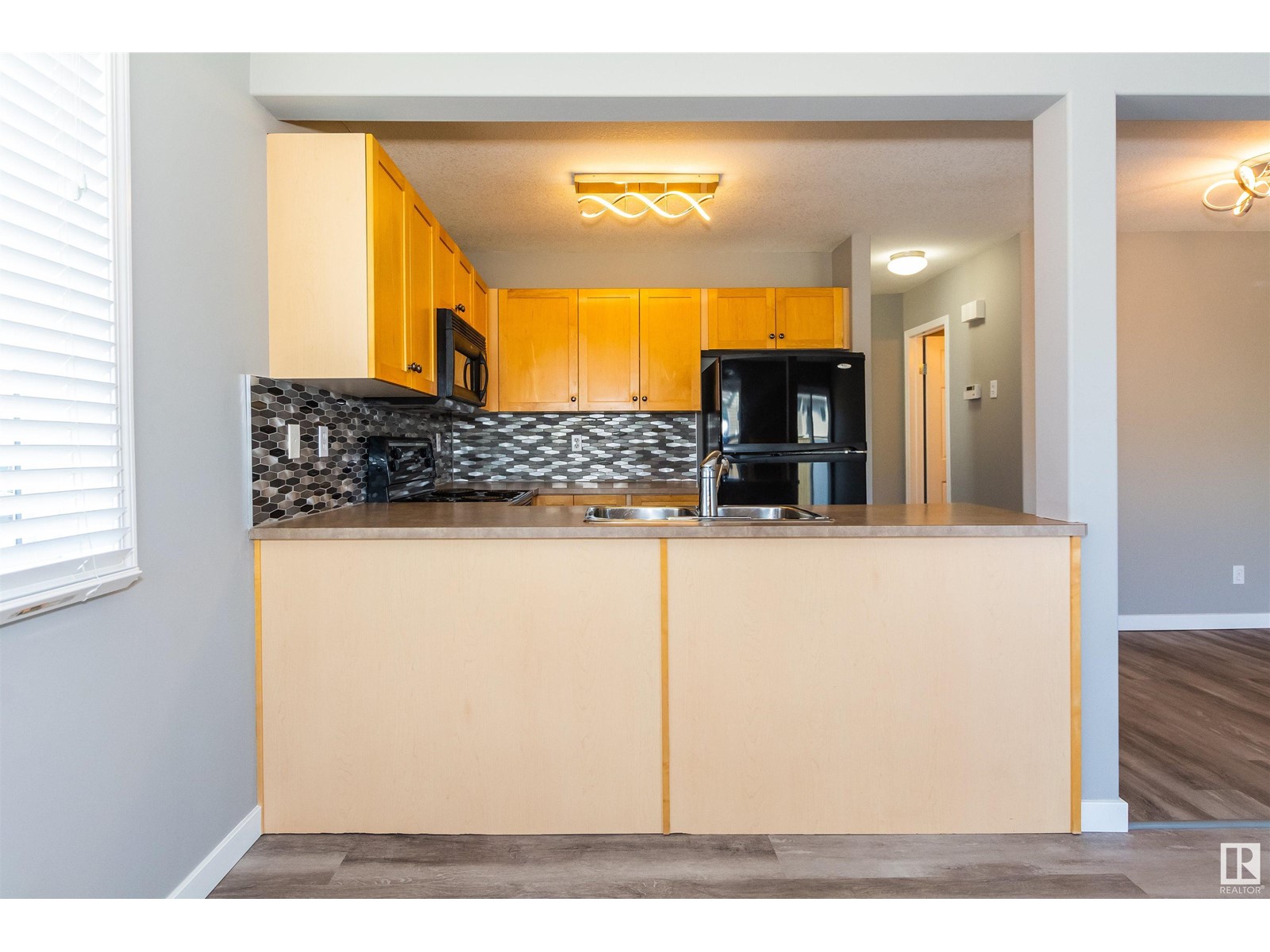 Property at #150 230 EDWARDS DR SW image 5