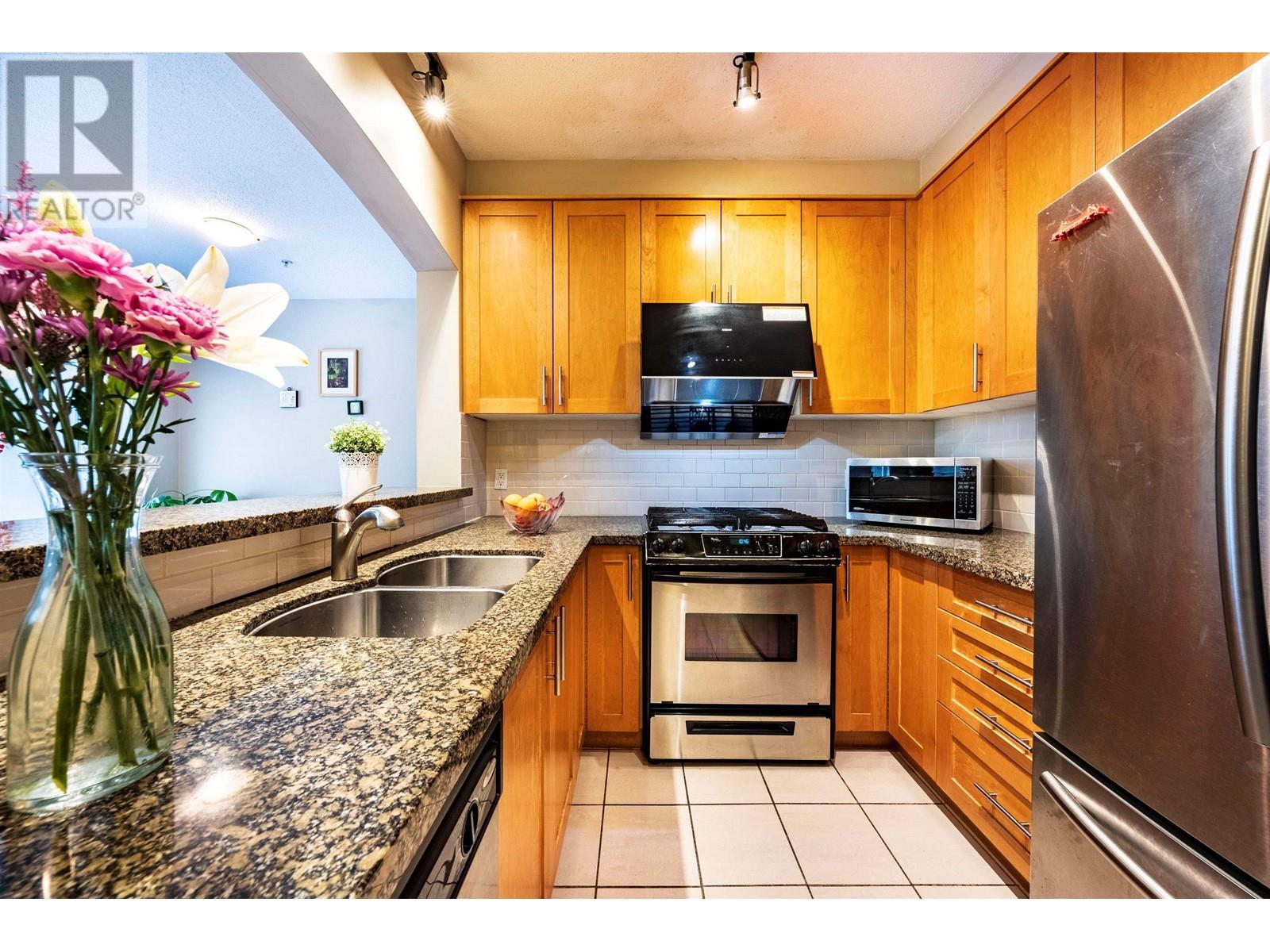 215 4885 Valley Drive, Vancouver, British Columbia  V6J 5M7 - Photo 4 - R2988292