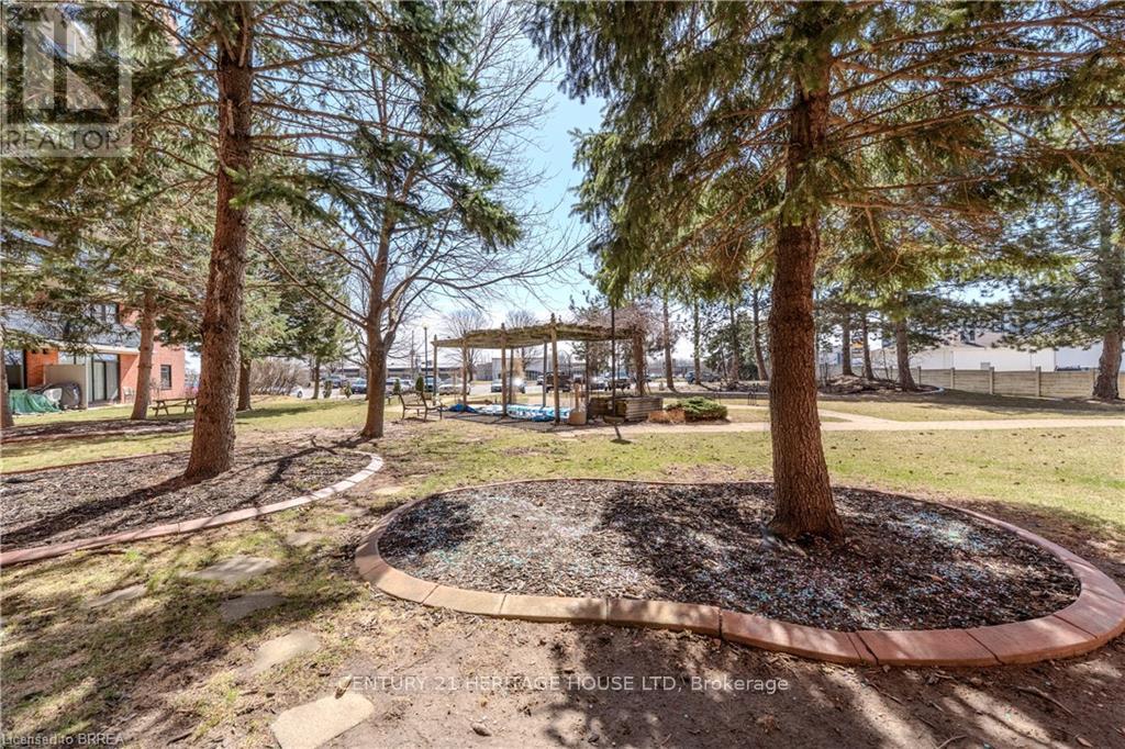 109 - 9 Bonheur Court, Brant (Brantford Twp), Ontario  N3P 1Z5 - Photo 33 - X12072151