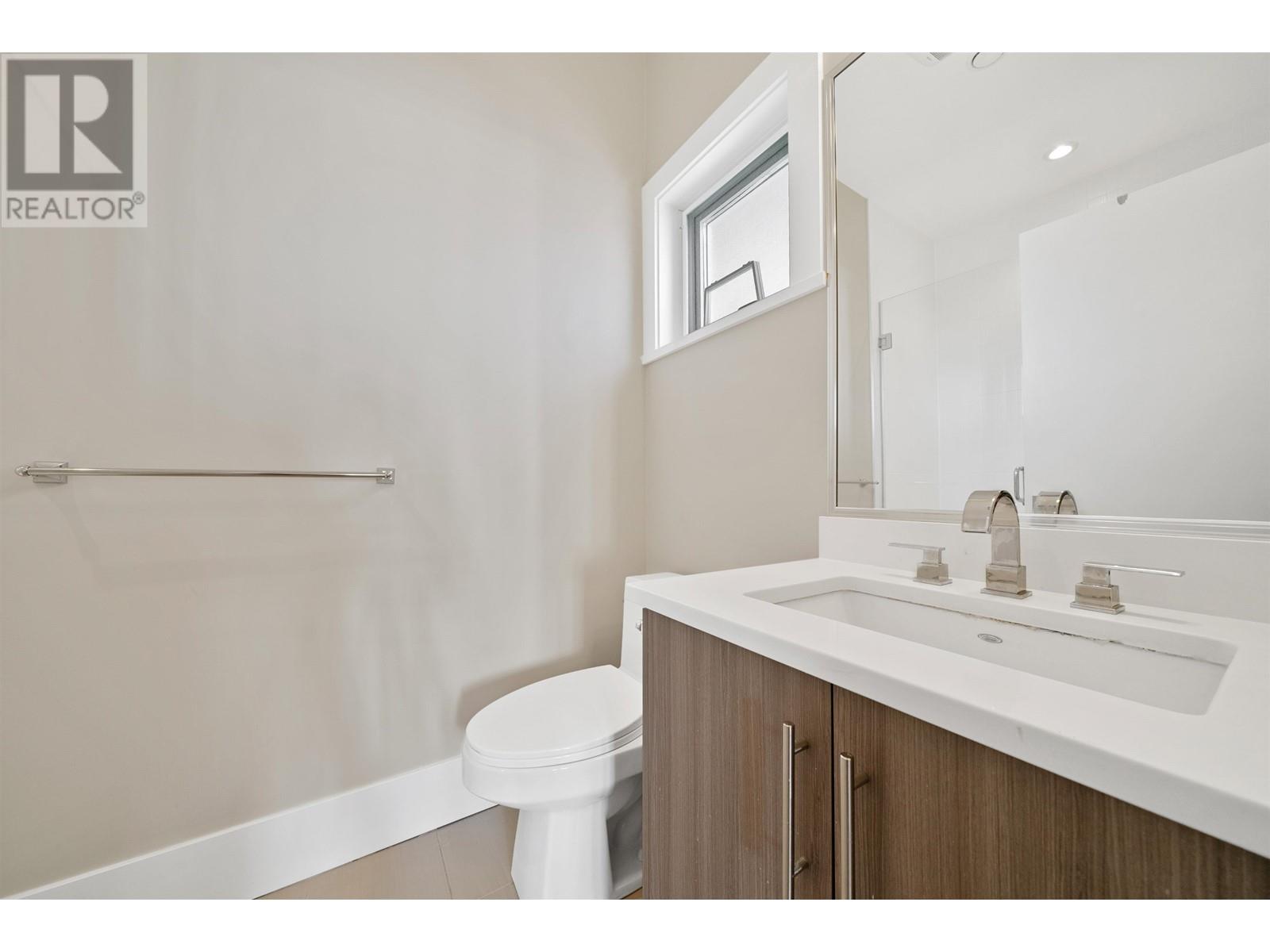 2 330 W 14th Street, North Vancouver, British Columbia  V7M 1P6 - Photo 13 - R2988307