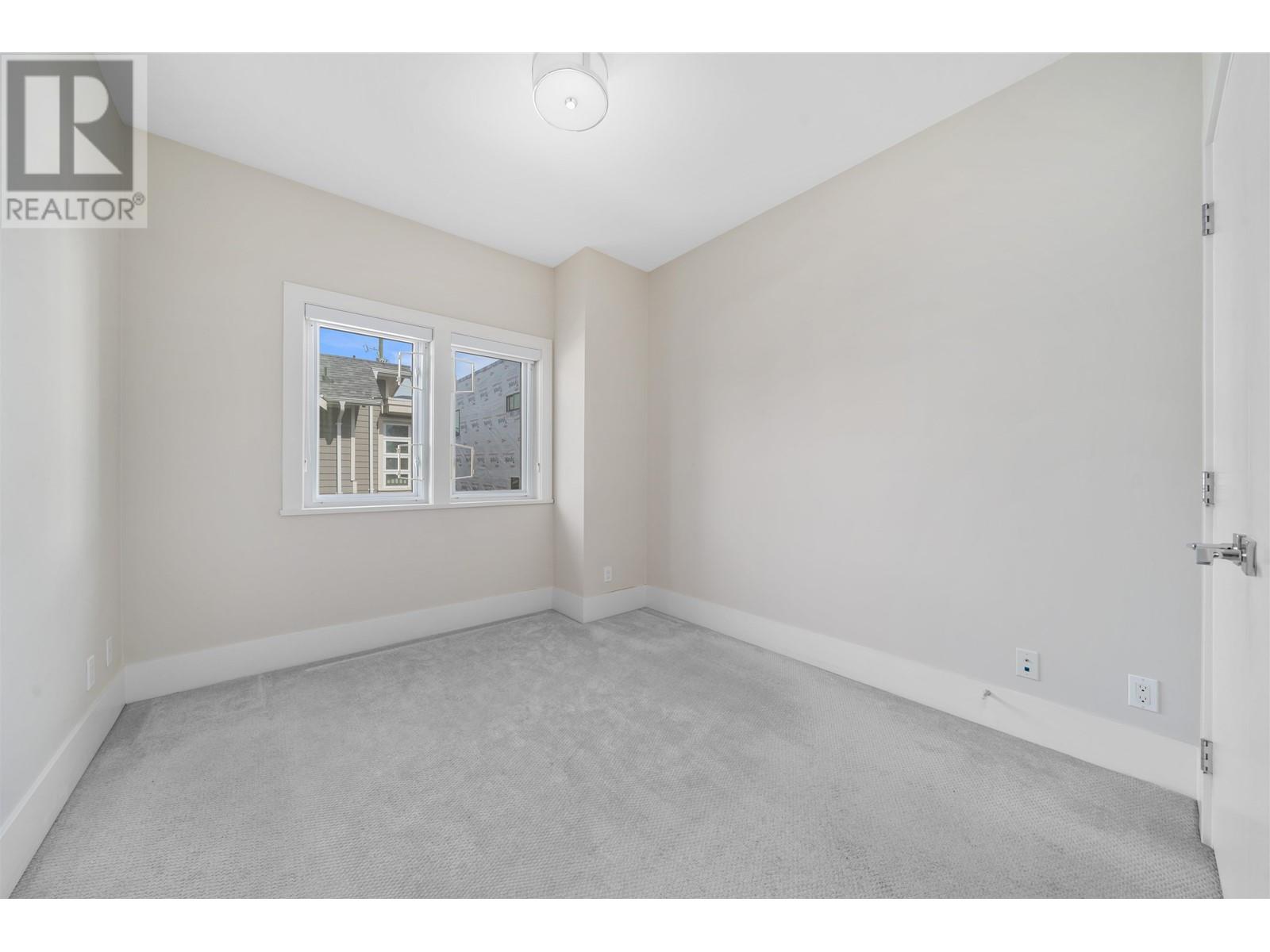 2 330 W 14th Street, North Vancouver, British Columbia  V7M 1P6 - Photo 16 - R2988307